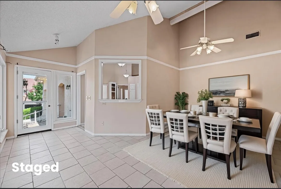 Virtual stage Dining space