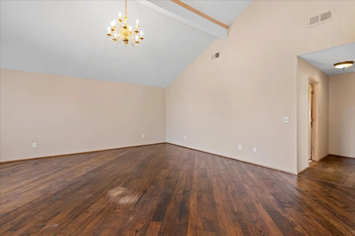 Single Family Residence For Sale in Rockwall County , 3615 Highpoint Drive, Rockwall, Texas 75087, 3 Bedrooms, 2 Bathrooms, Garage spaces, 2,171 Sqft, built in 1992, Preowned, Price $356,000, mls#21014465, Real Estate Agent in Rockwall, Homes For Sale in Rockwall county, Homes For Sale in Rockwall, Realtor in Rockwall Texas, Real Estate Brokerage Independent Realty Texas, Luminita Cordes Realtor