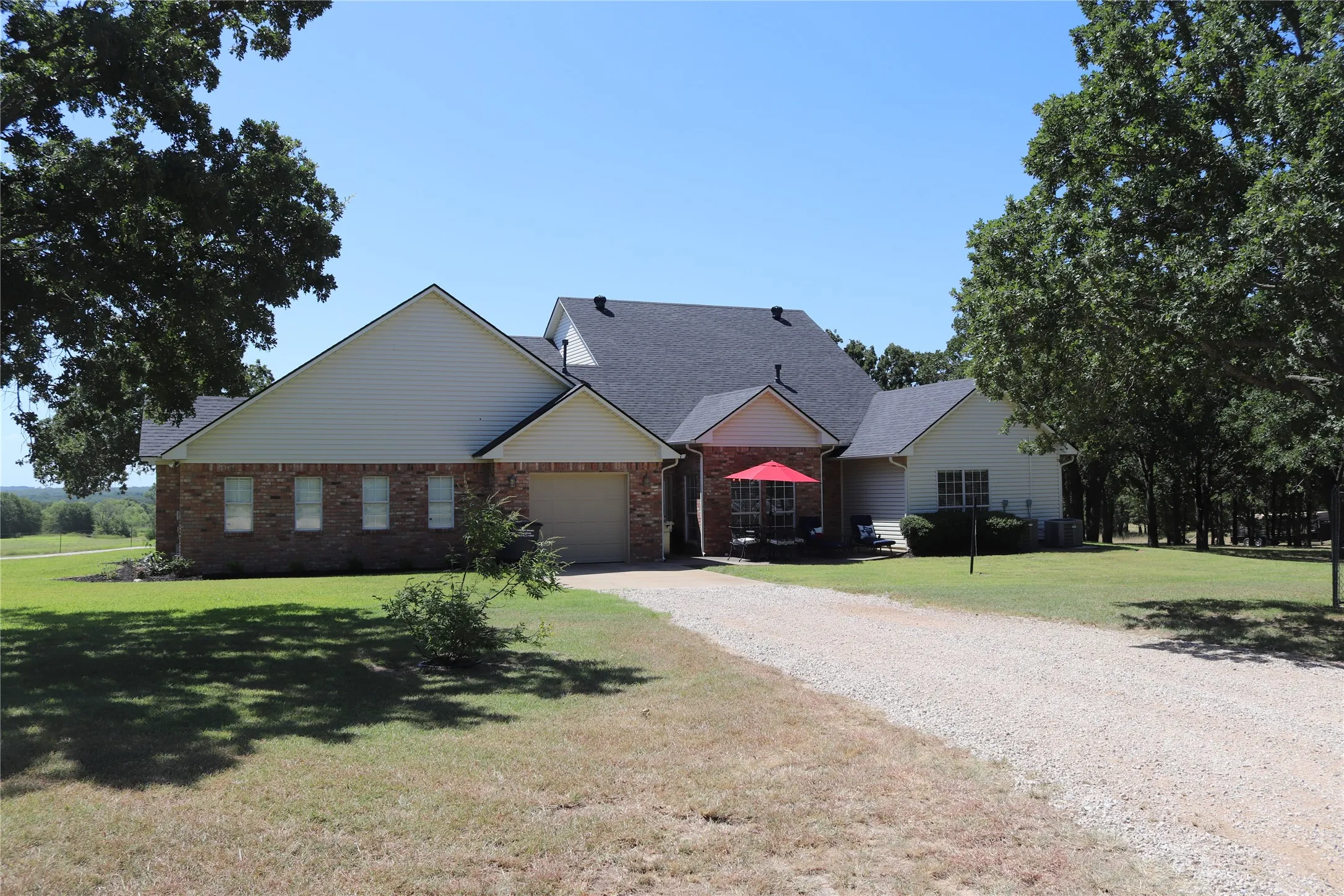 Farm For Sale in Montague County , 2642 Huddleston, Sunset, Texas 76270, 4 Bedrooms, 3 Bathrooms, 3 Garage spaces, 2,900 Sqft, built in 2000, Price $1,250,000, mls#21017753, Real Estate Agent in Sunset, Homes For Sale in Montague county, Homes For Sale in Sunset, Realtor in Sunset Texas, Real Estate Brokerage Independent Realty Texas, Luminita Cordes Realtor