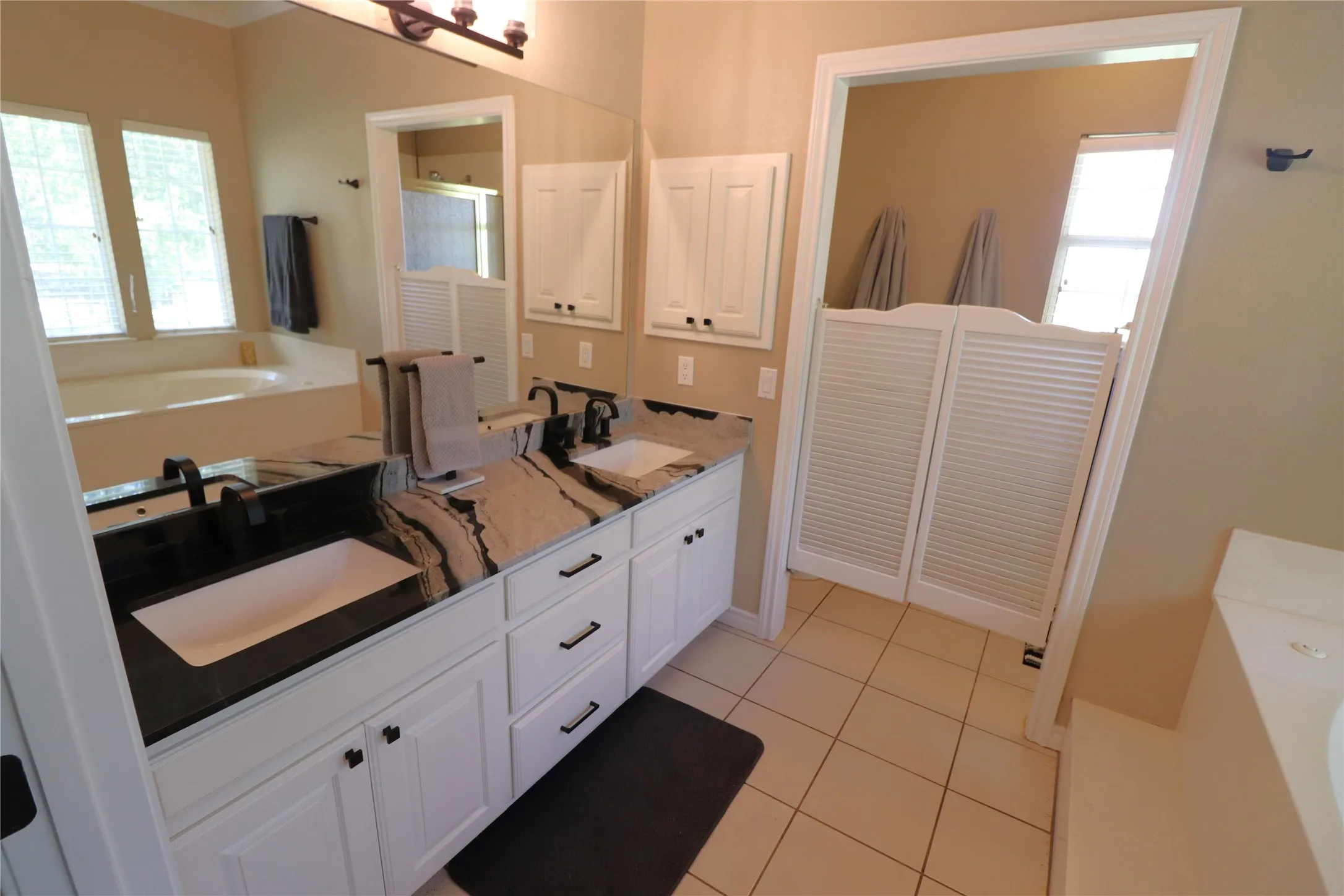 Farm For Sale in Montague County , 2642 Huddleston, Sunset, Texas 76270, 4 Bedrooms, 3 Bathrooms, 3 Garage spaces, 2,900 Sqft, built in 2000, Price $1,250,000, mls#21017753, Real Estate Agent in Sunset, Homes For Sale in Montague county, Homes For Sale in Sunset, Realtor in Sunset Texas, Real Estate Brokerage Independent Realty Texas, Luminita Cordes Realtor