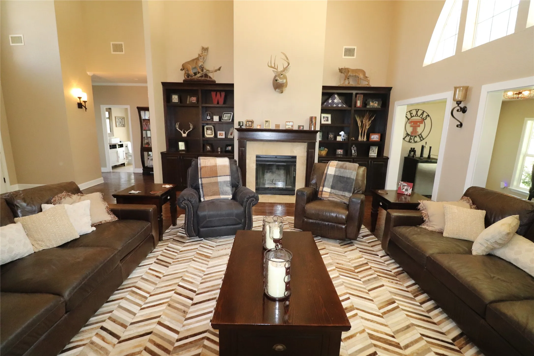 Farm For Sale in Montague County , 2642 Huddleston, Sunset, Texas 76270, 4 Bedrooms, 3 Bathrooms, 3 Garage spaces, 2,900 Sqft, built in 2000, Price $1,250,000, mls#21017753, Real Estate Agent in Sunset, Homes For Sale in Montague county, Homes For Sale in Sunset, Realtor in Sunset Texas, Real Estate Brokerage Independent Realty Texas, Luminita Cordes Realtor