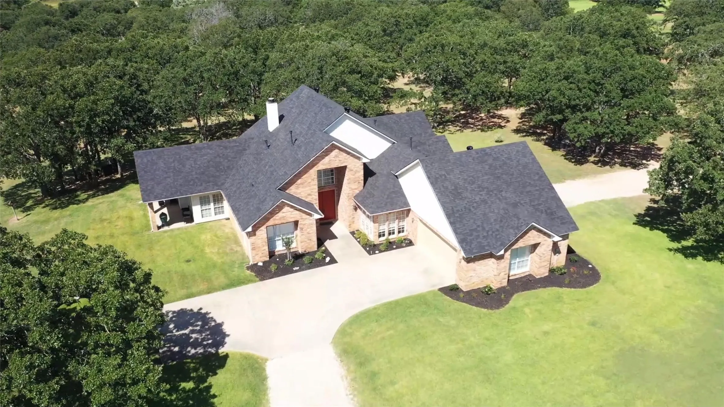 Farm For Sale in Montague County , 2642 Huddleston, Sunset, Texas 76270, 4 Bedrooms, 3 Bathrooms, 3 Garage spaces, 2,900 Sqft, built in 2000, Price $1,250,000, mls#21017753, Real Estate Agent in Sunset, Homes For Sale in Montague county, Homes For Sale in Sunset, Realtor in Sunset Texas, Real Estate Brokerage Independent Realty Texas, Luminita Cordes Realtor