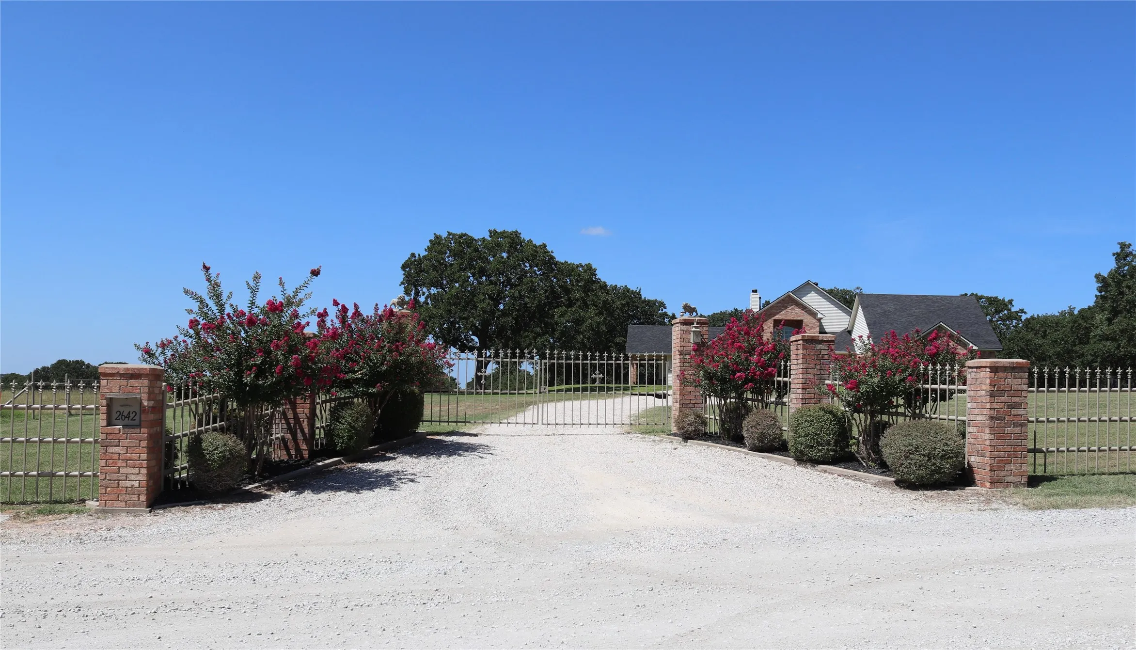 Farm For Sale in Montague County , 2642 Huddleston, Sunset, Texas 76270, 4 Bedrooms, 3 Bathrooms, 3 Garage spaces, 2,900 Sqft, built in 2000, Price $1,250,000, mls#21017753, Real Estate Agent in Sunset, Homes For Sale in Montague county, Homes For Sale in Sunset, Realtor in Sunset Texas, Real Estate Brokerage Independent Realty Texas, Luminita Cordes Realtor