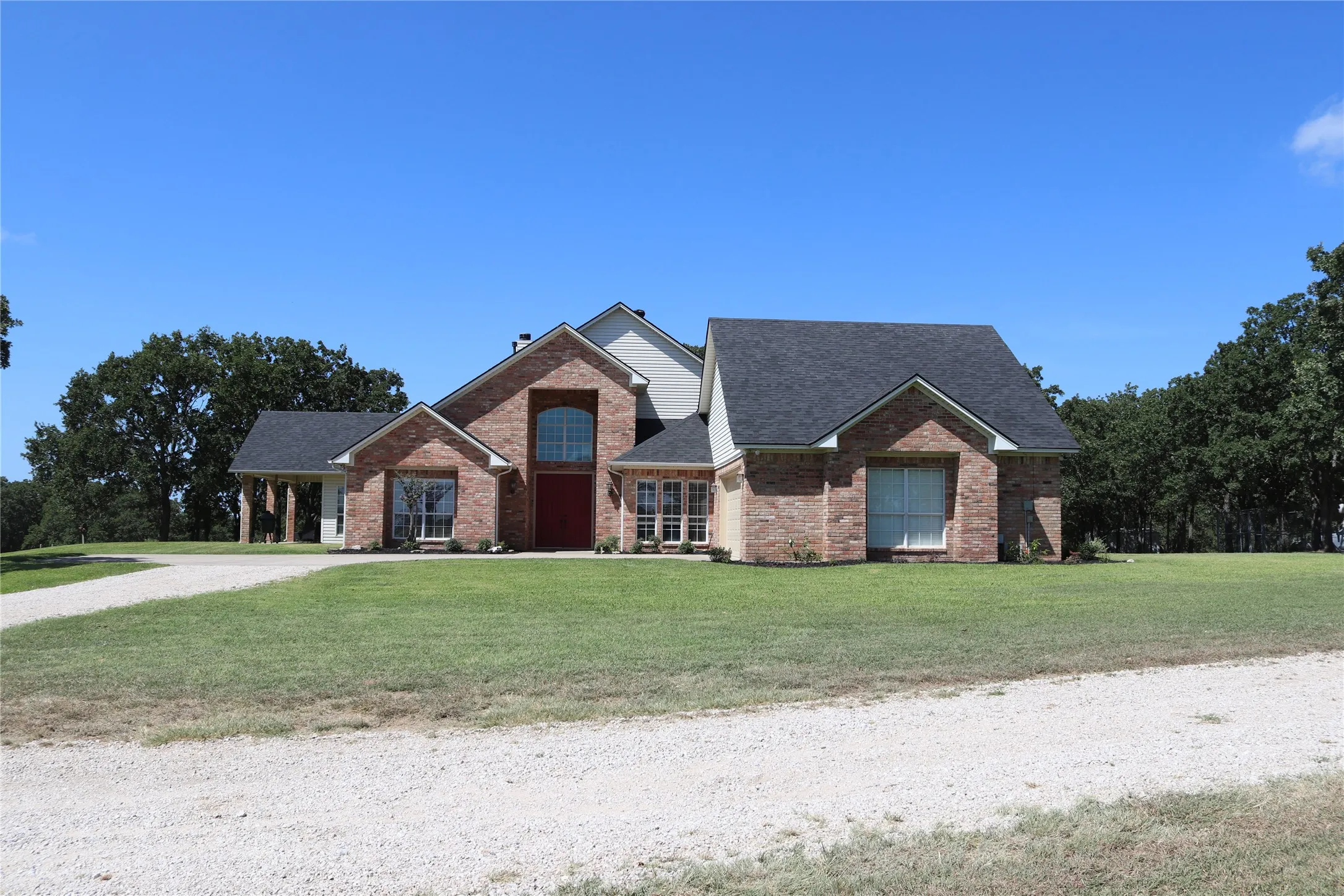 Farm For Sale in Montague County , 2642 Huddleston, Sunset, Texas 76270, 4 Bedrooms, 3 Bathrooms, 3 Garage spaces, 2,900 Sqft, built in 2000, Price $1,250,000, mls#21017753, Real Estate Agent in Sunset, Homes For Sale in Montague county, Homes For Sale in Sunset, Realtor in Sunset Texas, Real Estate Brokerage Independent Realty Texas, Luminita Cordes Realtor