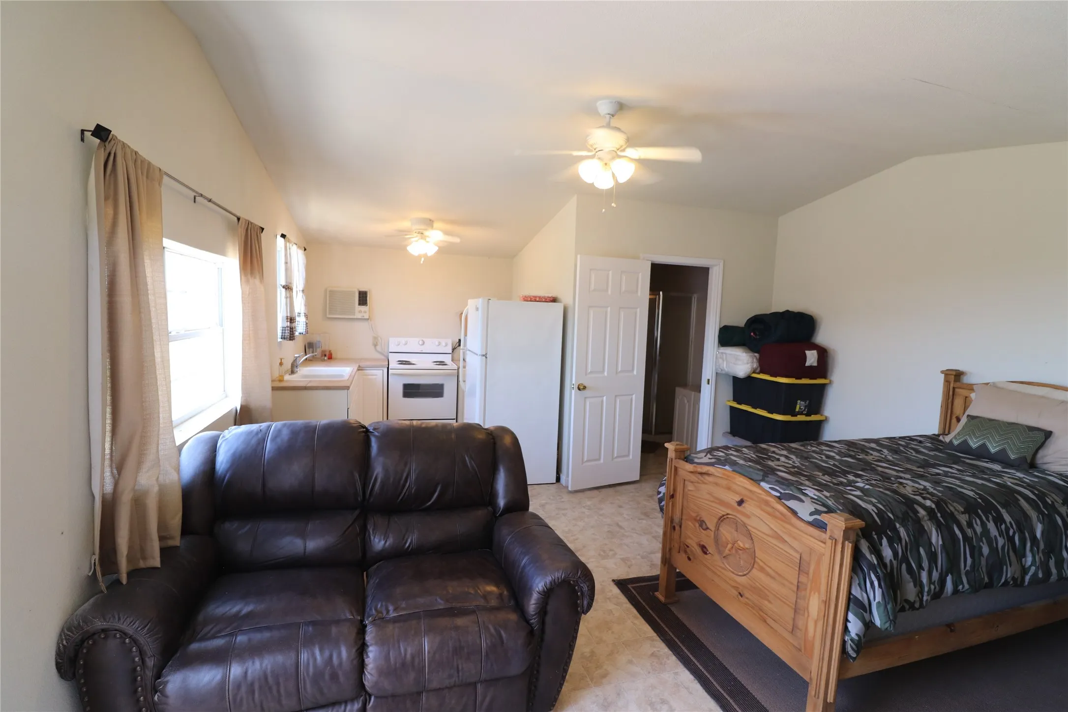 Farm For Sale in Montague County , 2642 Huddleston, Sunset, Texas 76270, 4 Bedrooms, 3 Bathrooms, 3 Garage spaces, 2,900 Sqft, built in 2000, Price $1,250,000, mls#21017753, Real Estate Agent in Sunset, Homes For Sale in Montague county, Homes For Sale in Sunset, Realtor in Sunset Texas, Real Estate Brokerage Independent Realty Texas, Luminita Cordes Realtor