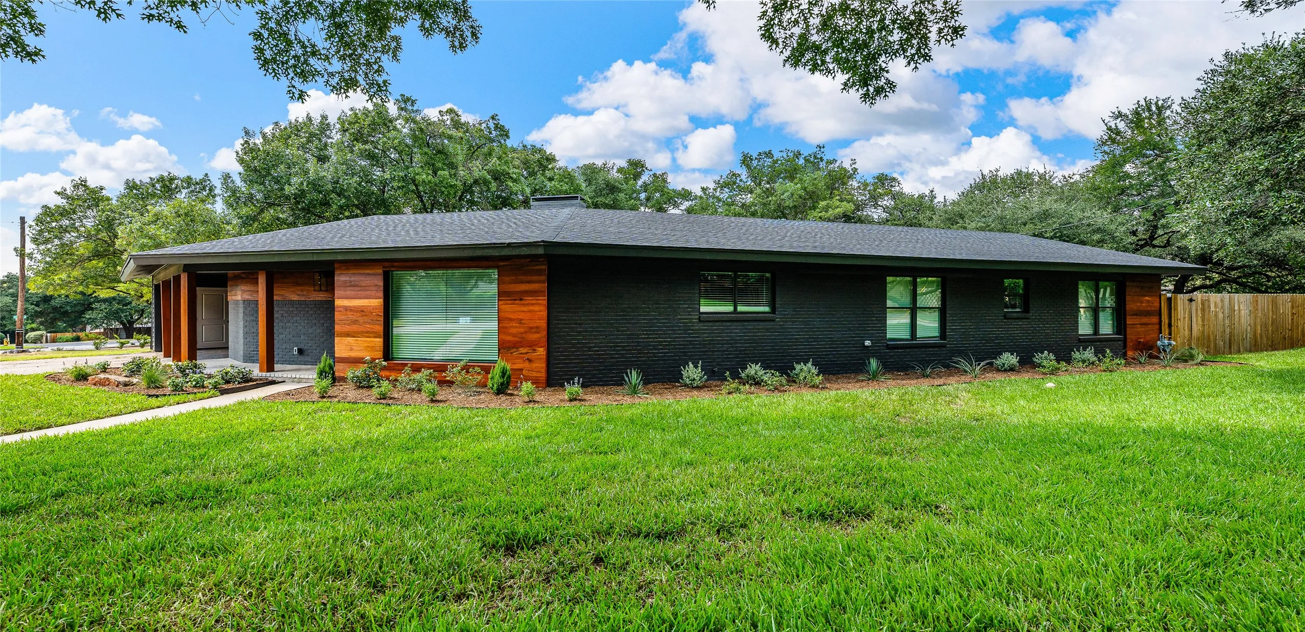 View of front facade with a front lawn