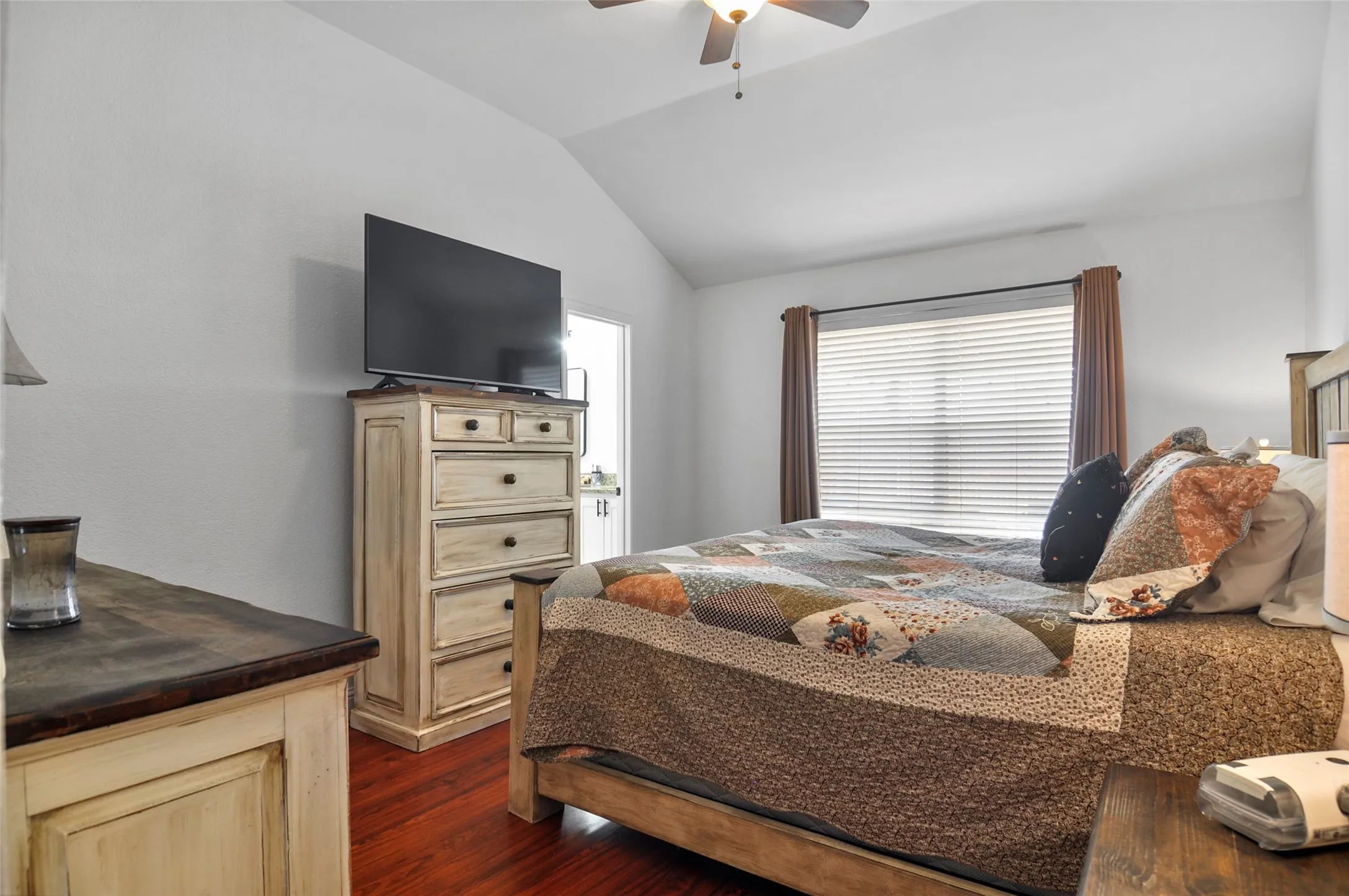 Single Family Residence For Sale in Tarrant County , 2529 Nogales Drive, Fort Worth, Texas 76108, 3 Bedroom, 2 Bathroom, 2 Garage spaces, 1,425 Sqft, built in 2001, mls#21018942, Real Estate Agent in Fort Worth, Homes For Sale in Tarrant county, Homes For Sale in Fort Worth, Realtor in Fort Worth Texas, Real Estate Brokerage Independent Realty Texas, Luminita Cordes Realtor