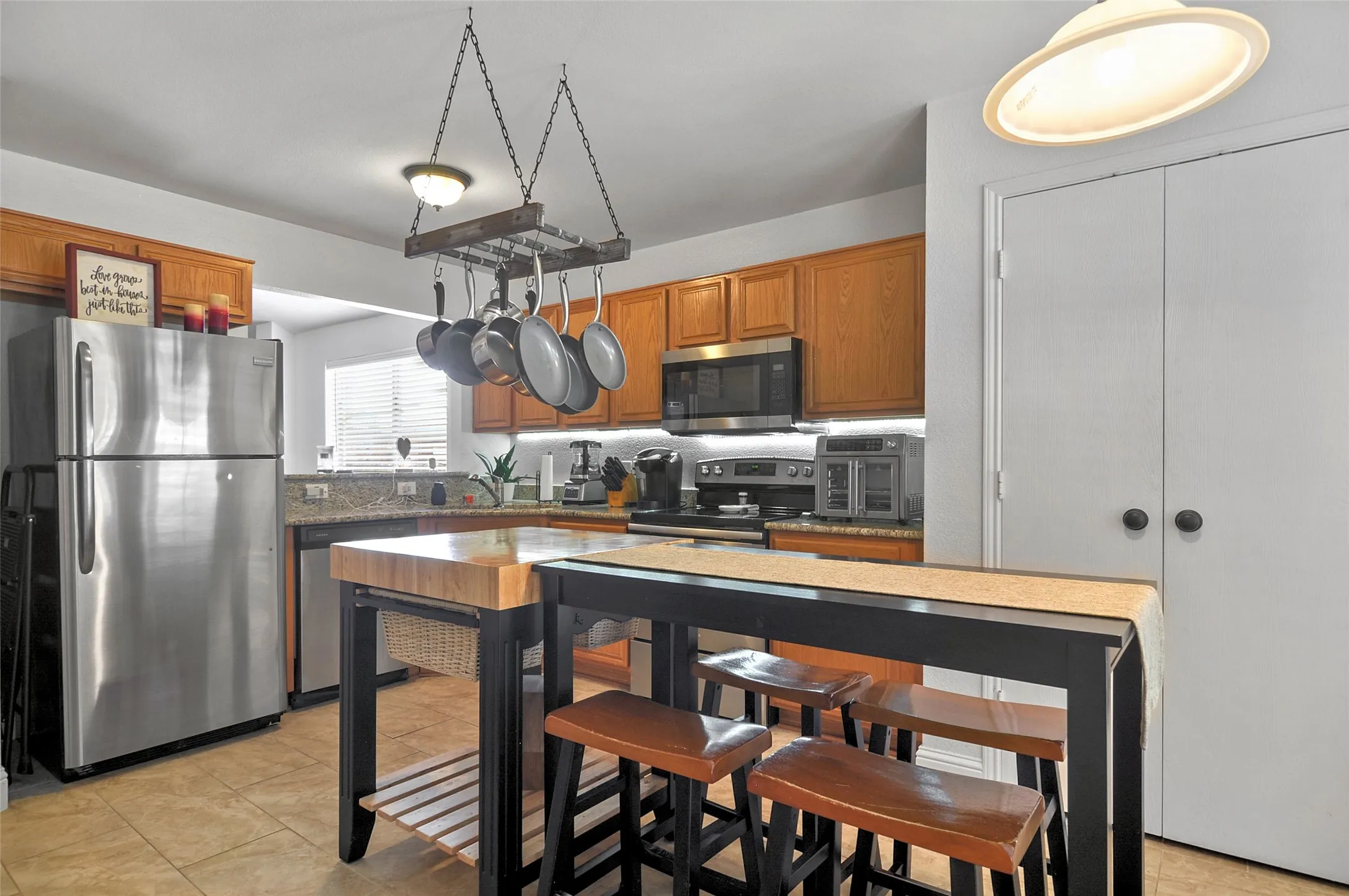 Single Family Residence For Sale in Tarrant County , 2529 Nogales Drive, Fort Worth, Texas 76108, 3 Bedroom, 2 Bathroom, 2 Garage spaces, 1,425 Sqft, built in 2001, mls#21018942, Real Estate Agent in Fort Worth, Homes For Sale in Tarrant county, Homes For Sale in Fort Worth, Realtor in Fort Worth Texas, Real Estate Brokerage Independent Realty Texas, Luminita Cordes Realtor
