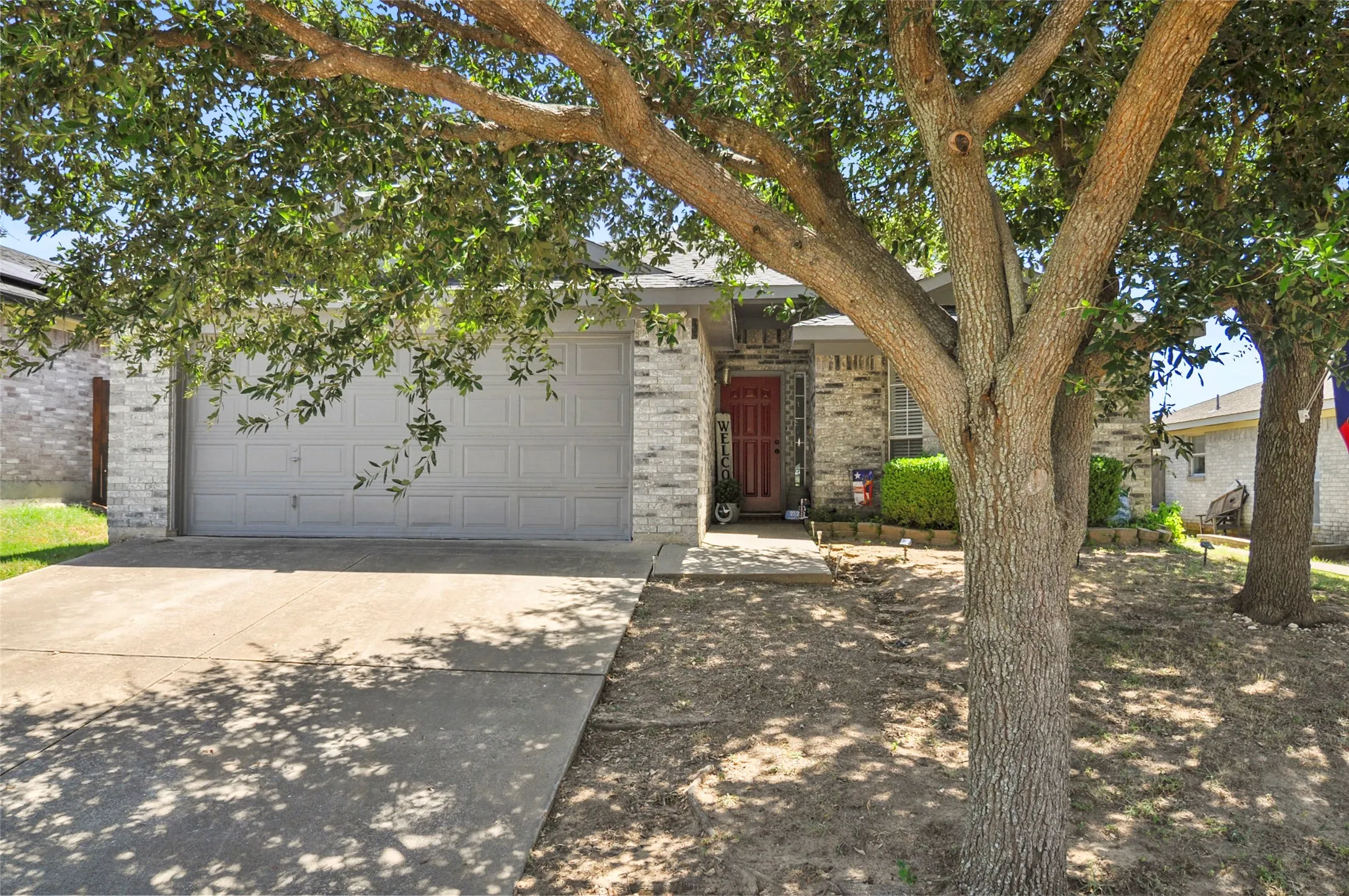 Single Family Residence For Sale in Tarrant County , 2529 Nogales Drive, Fort Worth, Texas 76108, 3 Bedroom, 2 Bathroom, 2 Garage spaces, 1,425 Sqft, built in 2001, mls#21018942, Real Estate Agent in Fort Worth, Homes For Sale in Tarrant county, Homes For Sale in Fort Worth, Realtor in Fort Worth Texas, Real Estate Brokerage Independent Realty Texas, Luminita Cordes Realtor