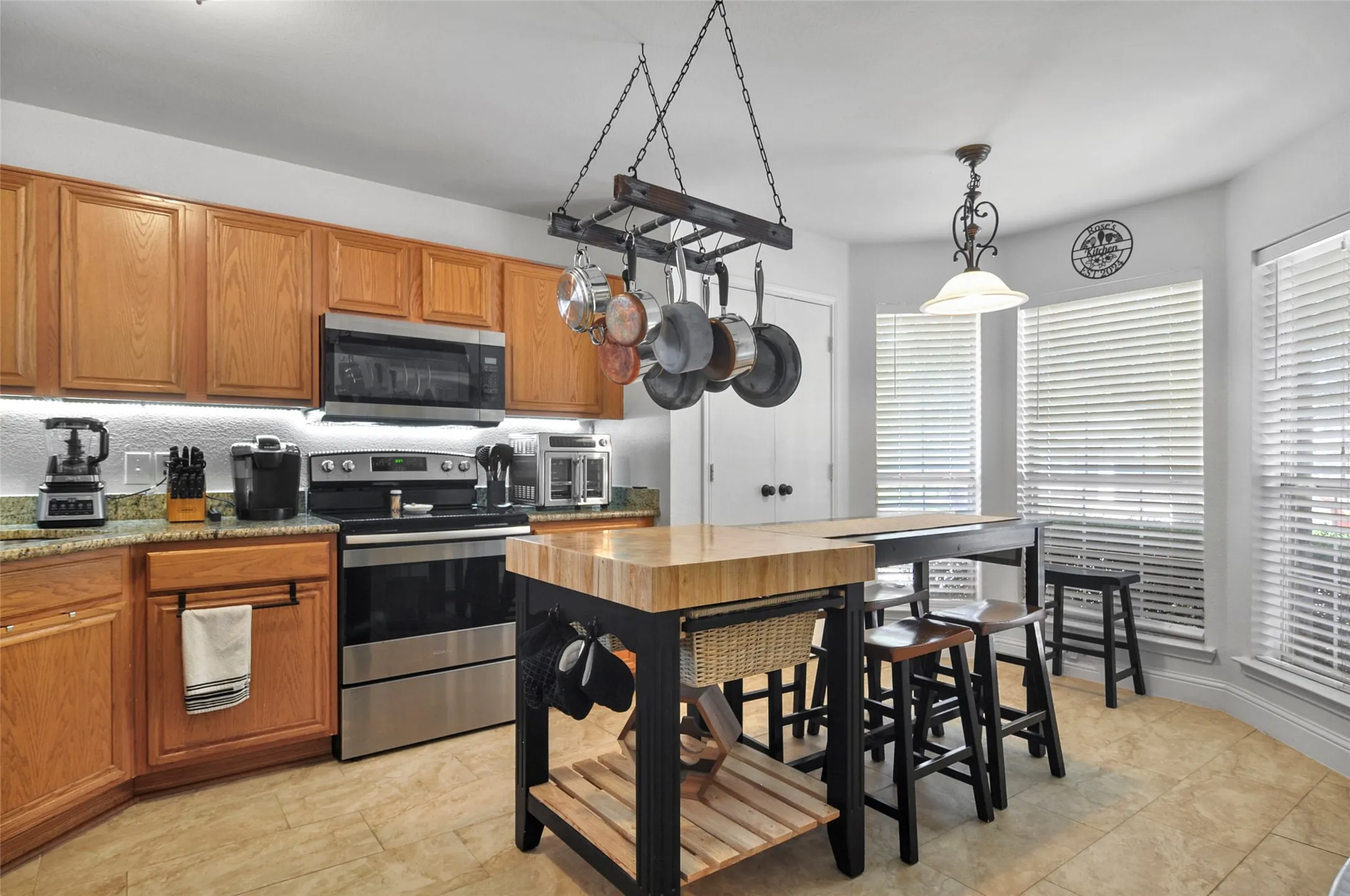Single Family Residence For Sale in Tarrant County , 2529 Nogales Drive, Fort Worth, Texas 76108, 3 Bedroom, 2 Bathroom, 2 Garage spaces, 1,425 Sqft, built in 2001, mls#21018942, Real Estate Agent in Fort Worth, Homes For Sale in Tarrant county, Homes For Sale in Fort Worth, Realtor in Fort Worth Texas, Real Estate Brokerage Independent Realty Texas, Luminita Cordes Realtor