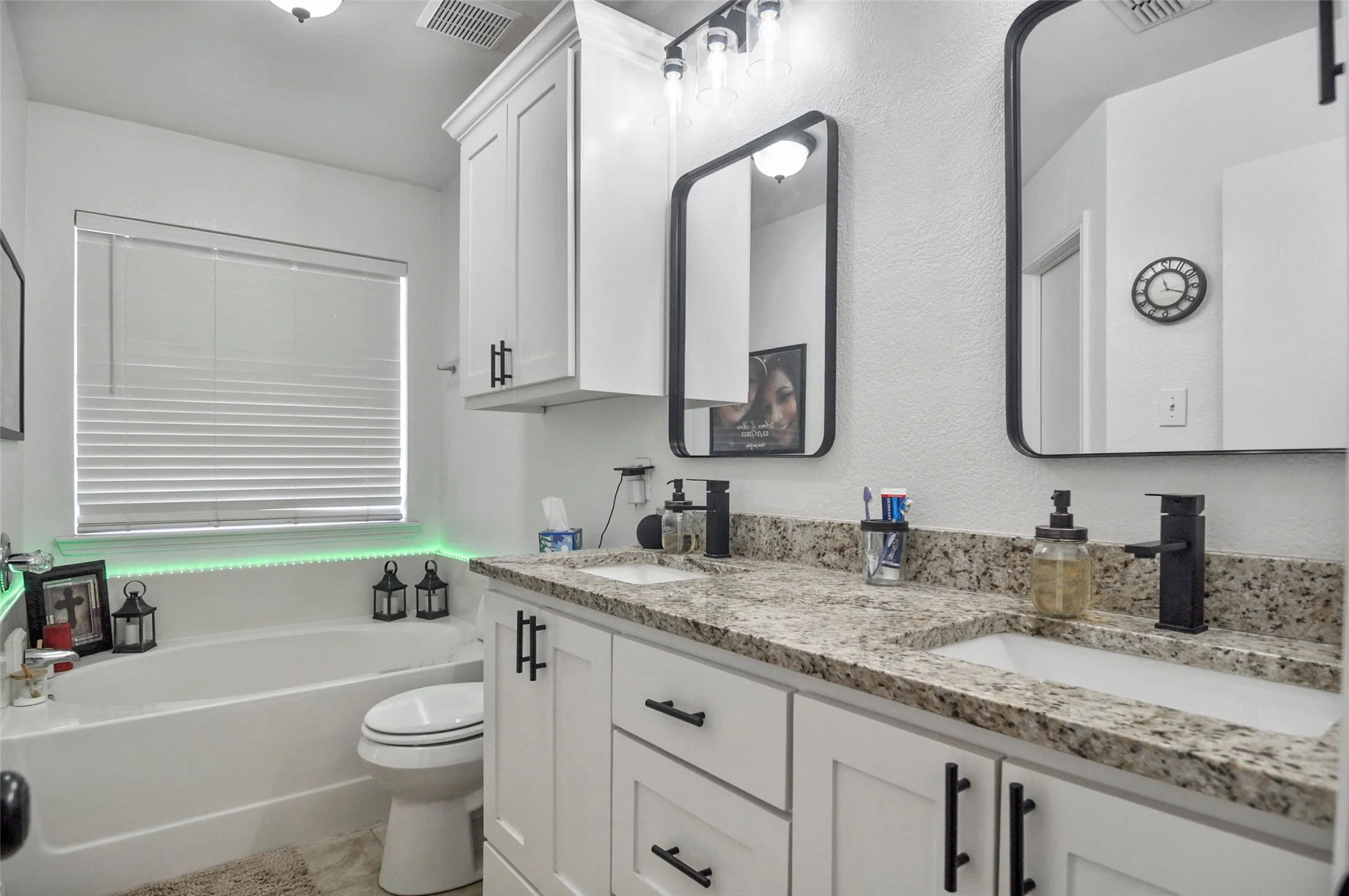 Single Family Residence For Sale in Tarrant County , 2529 Nogales Drive, Fort Worth, Texas 76108, 3 Bedroom, 2 Bathroom, 2 Garage spaces, 1,425 Sqft, built in 2001, mls#21018942, Real Estate Agent in Fort Worth, Homes For Sale in Tarrant county, Homes For Sale in Fort Worth, Realtor in Fort Worth Texas, Real Estate Brokerage Independent Realty Texas, Luminita Cordes Realtor