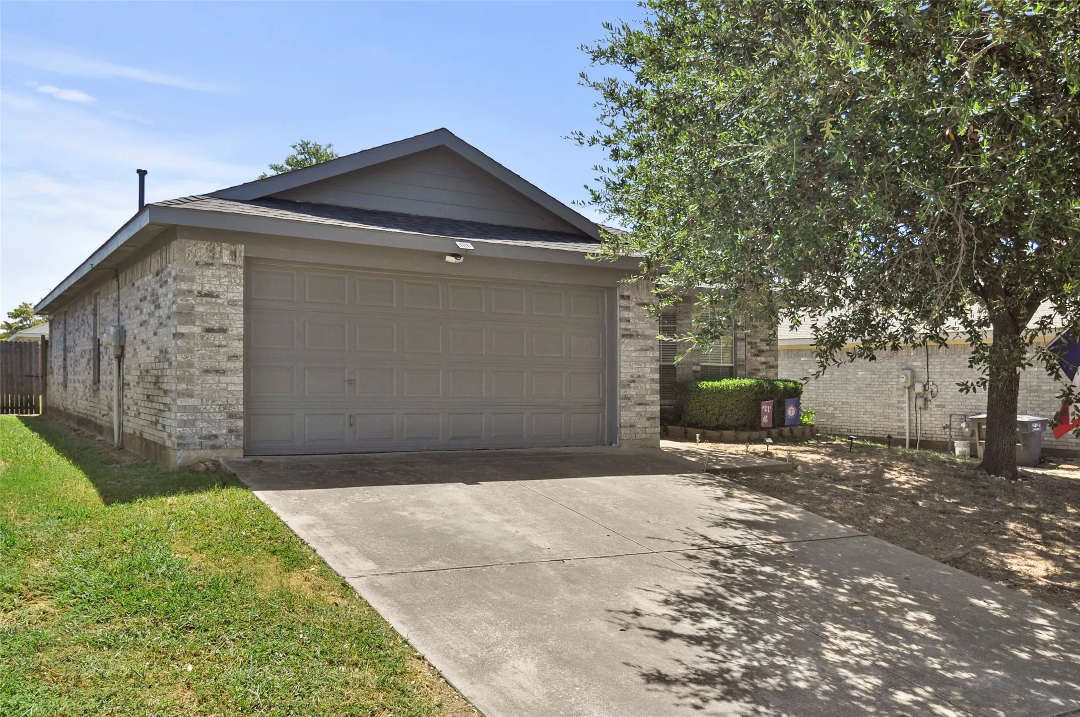 Single Family Residence For Sale in Tarrant County , 2529 Nogales Drive, Fort Worth, Texas 76108, 3 Bedroom, 2 Bathroom, 2 Garage spaces, 1,425 Sqft, built in 2001, mls#21018942, Real Estate Agent in Fort Worth, Homes For Sale in Tarrant county, Homes For Sale in Fort Worth, Realtor in Fort Worth Texas, Real Estate Brokerage Independent Realty Texas, Luminita Cordes Realtor