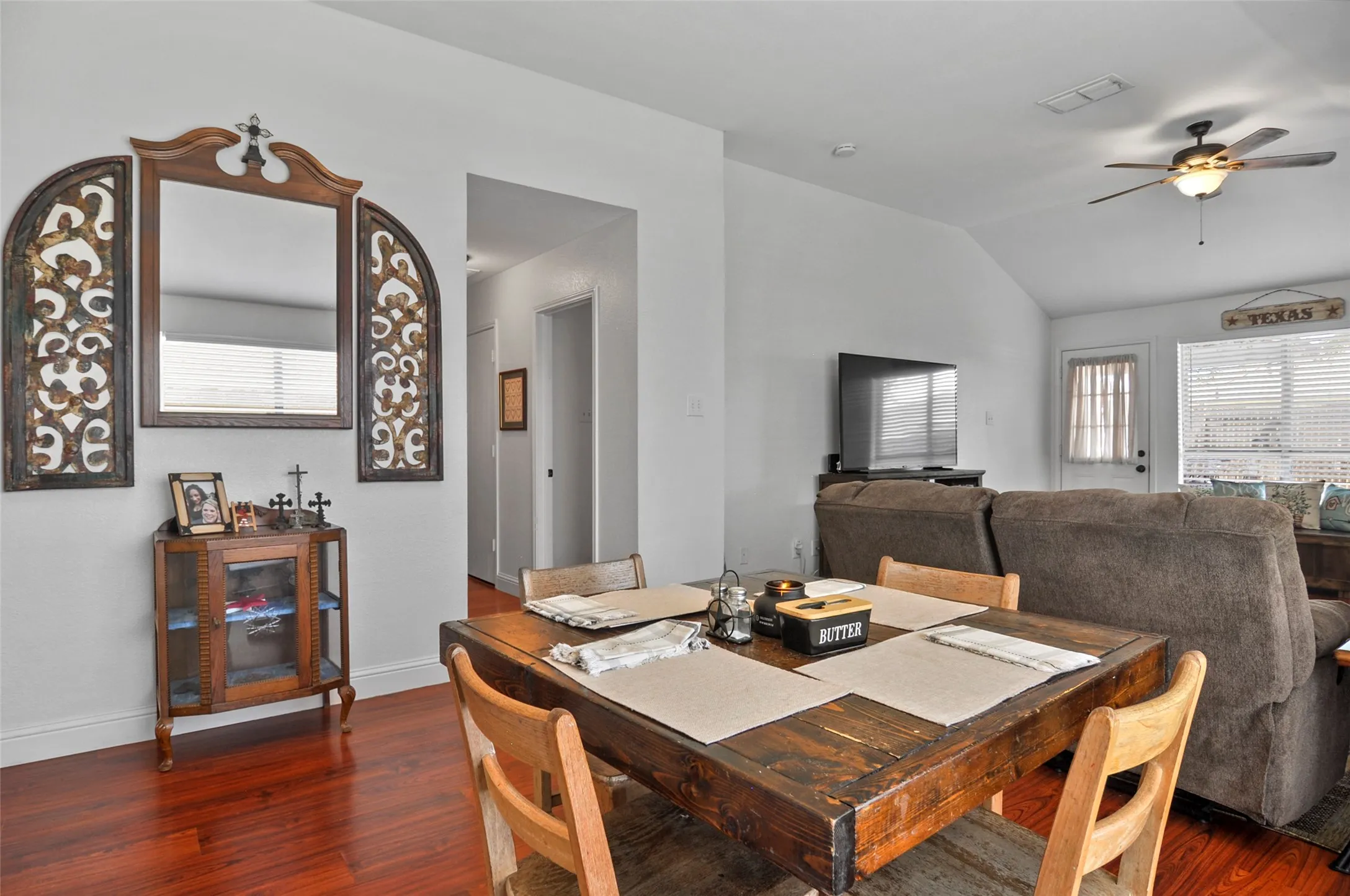 Single Family Residence For Sale in Tarrant County , 2529 Nogales Drive, Fort Worth, Texas 76108, 3 Bedroom, 2 Bathroom, 2 Garage spaces, 1,425 Sqft, built in 2001, mls#21018942, Real Estate Agent in Fort Worth, Homes For Sale in Tarrant county, Homes For Sale in Fort Worth, Realtor in Fort Worth Texas, Real Estate Brokerage Independent Realty Texas, Luminita Cordes Realtor