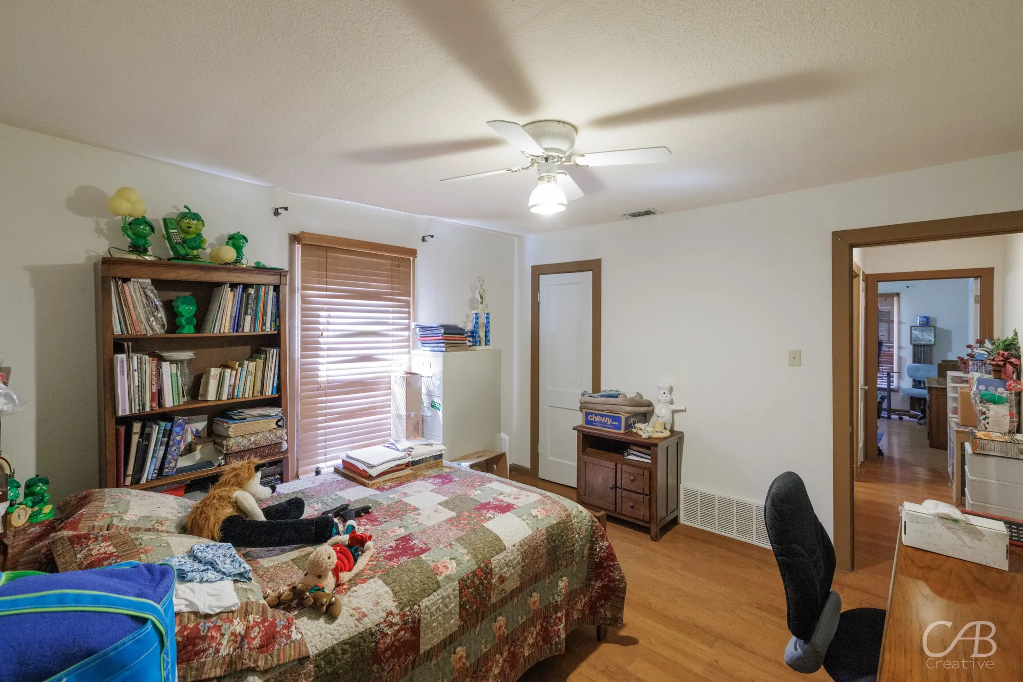 Single Family Residence For Sale in Eastland County , 1406 W Commerce Street, Eastland, Texas 76448, 3 Bedrooms, 2 Bathrooms, Garage spaces, 1,598 Sqft, built in 1940, Price $180,000, mls#21017177, Real Estate Agent in Eastland, Homes For Sale in Eastland county, Homes For Sale in Eastland, Realtor in Eastland Texas, Real Estate Brokerage Independent Realty Texas, Luminita Cordes Realtor
