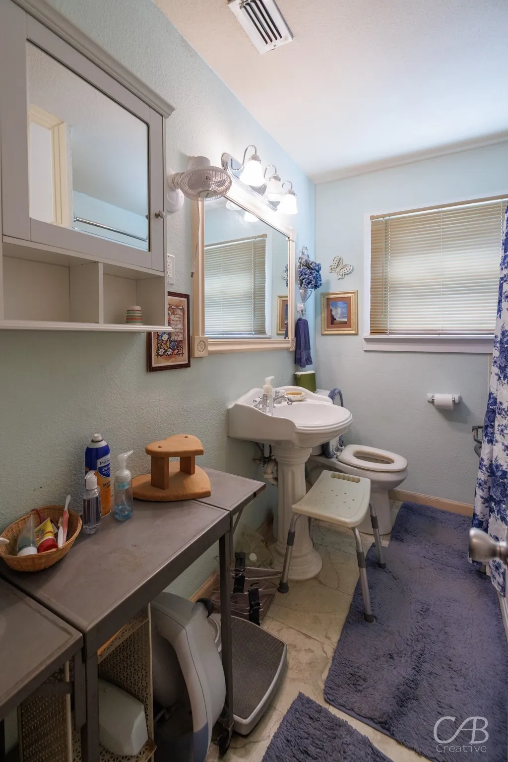 Single Family Residence For Sale in Eastland County , 1406 W Commerce Street, Eastland, Texas 76448, 3 Bedrooms, 2 Bathrooms, Garage spaces, 1,598 Sqft, built in 1940, Price $180,000, mls#21017177, Real Estate Agent in Eastland, Homes For Sale in Eastland county, Homes For Sale in Eastland, Realtor in Eastland Texas, Real Estate Brokerage Independent Realty Texas, Luminita Cordes Realtor