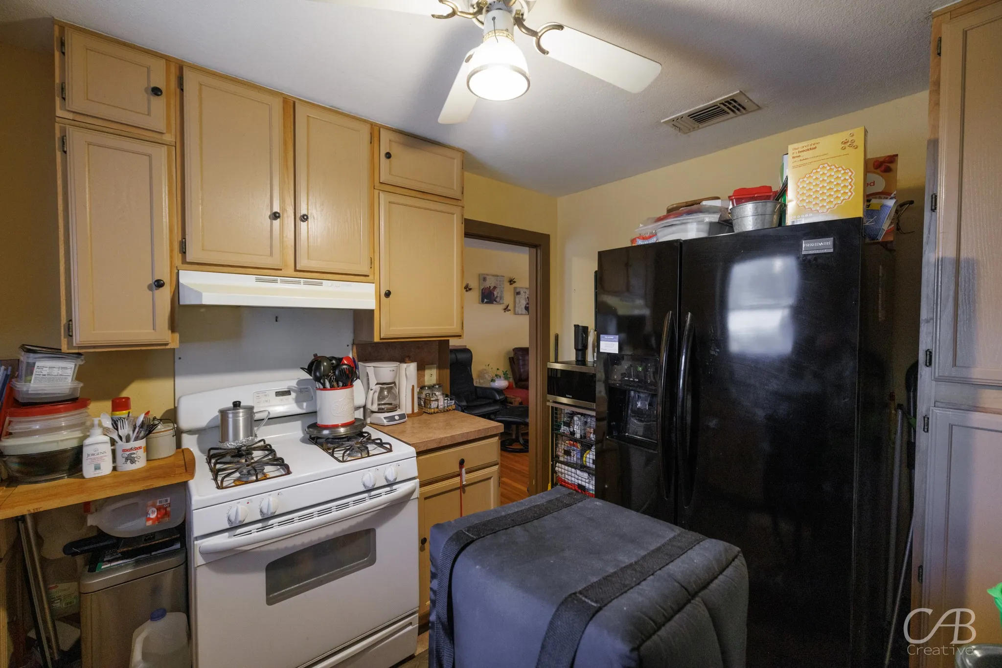 Single Family Residence For Sale in Eastland County , 1406 W Commerce Street, Eastland, Texas 76448, 3 Bedrooms, 2 Bathrooms, Garage spaces, 1,598 Sqft, built in 1940, Price $180,000, mls#21017177, Real Estate Agent in Eastland, Homes For Sale in Eastland county, Homes For Sale in Eastland, Realtor in Eastland Texas, Real Estate Brokerage Independent Realty Texas, Luminita Cordes Realtor