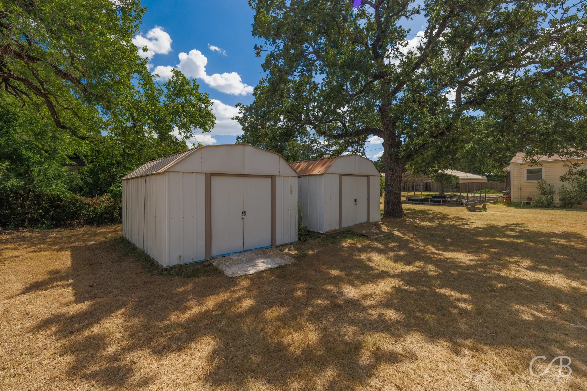 Single Family Residence For Sale in Eastland County , 1406 W Commerce Street, Eastland, Texas 76448, 3 Bedrooms, 2 Bathrooms, Garage spaces, 1,598 Sqft, built in 1940, Price $180,000, mls#21017177, Real Estate Agent in Eastland, Homes For Sale in Eastland county, Homes For Sale in Eastland, Realtor in Eastland Texas, Real Estate Brokerage Independent Realty Texas, Luminita Cordes Realtor