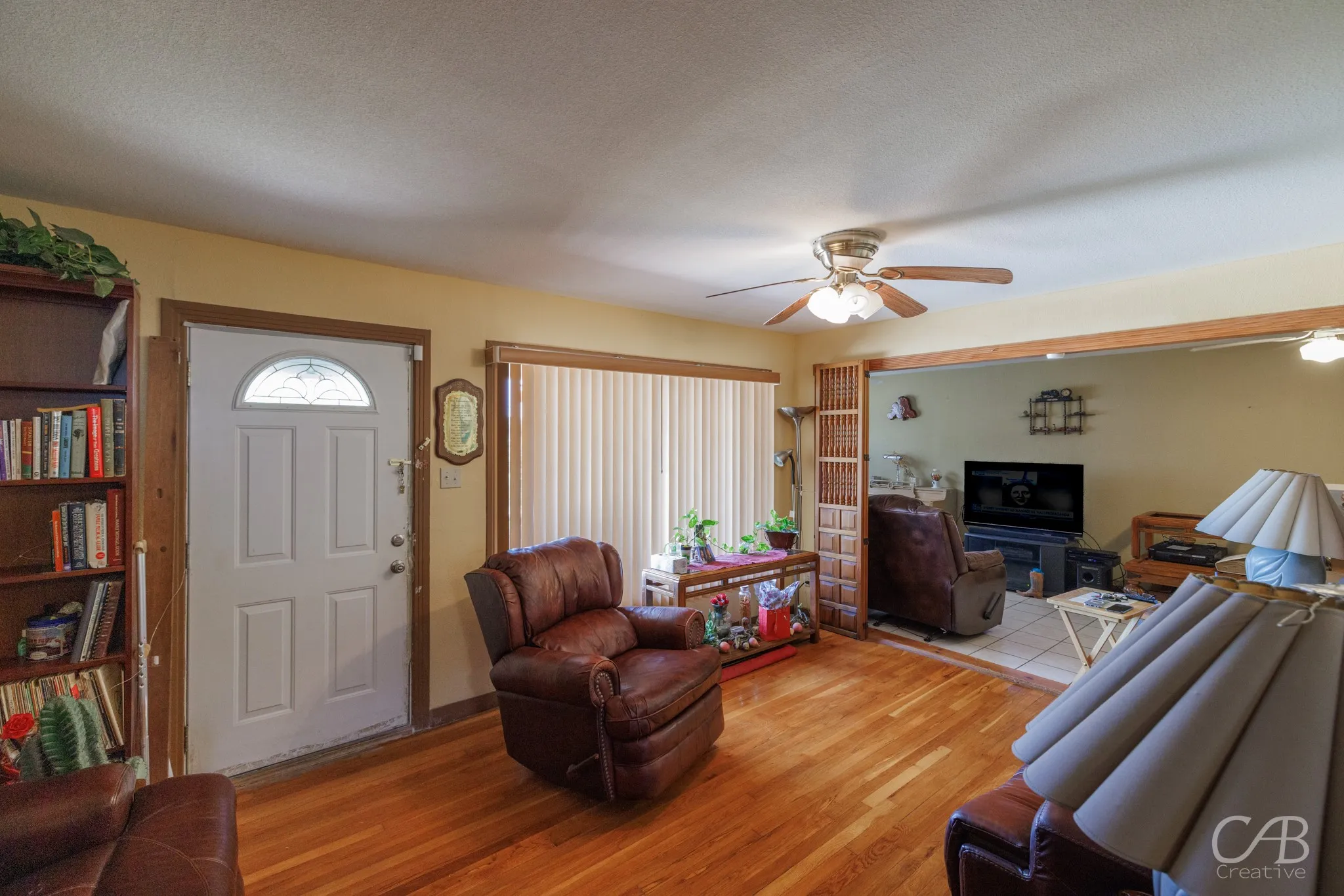 Single Family Residence For Sale in Eastland County , 1406 W Commerce Street, Eastland, Texas 76448, 3 Bedrooms, 2 Bathrooms, Garage spaces, 1,598 Sqft, built in 1940, Price $180,000, mls#21017177, Real Estate Agent in Eastland, Homes For Sale in Eastland county, Homes For Sale in Eastland, Realtor in Eastland Texas, Real Estate Brokerage Independent Realty Texas, Luminita Cordes Realtor