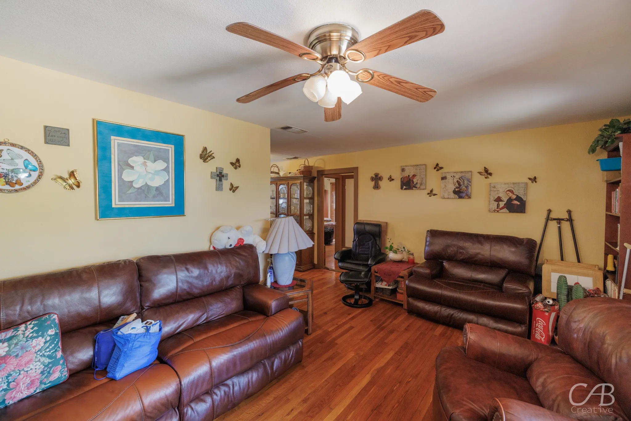 Single Family Residence For Sale in Eastland County , 1406 W Commerce Street, Eastland, Texas 76448, 3 Bedrooms, 2 Bathrooms, Garage spaces, 1,598 Sqft, built in 1940, Price $180,000, mls#21017177, Real Estate Agent in Eastland, Homes For Sale in Eastland county, Homes For Sale in Eastland, Realtor in Eastland Texas, Real Estate Brokerage Independent Realty Texas, Luminita Cordes Realtor