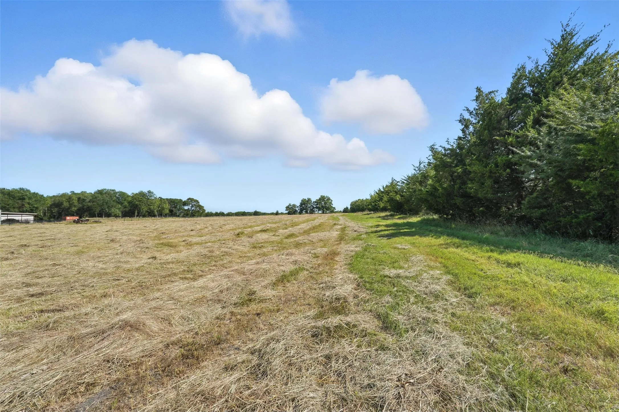 View of yard with a view of countryside