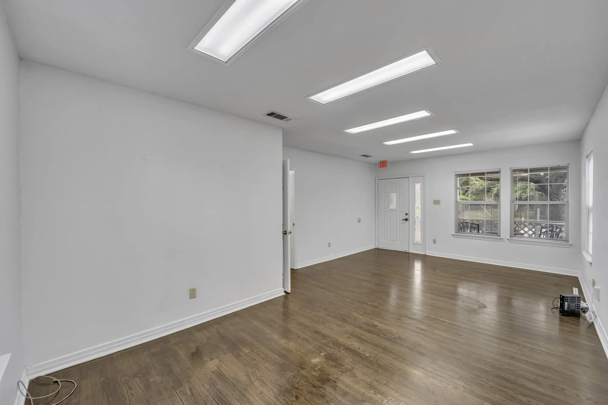 Office For Rent in Tarrant County , 1313 W Abram Street, Arlington, Texas 76013, 0, 0, Garage spaces, 1,349 Sqft, built in 1938, Preowned, mls#21018604, Real Estate Agent in Arlington, Homes For Rent in Tarrant county, Homes For Rent in Arlington, Realtor in Arlington Texas, Real Estate Brokerage Independent Realty Texas, Luminita Cordes Realtor