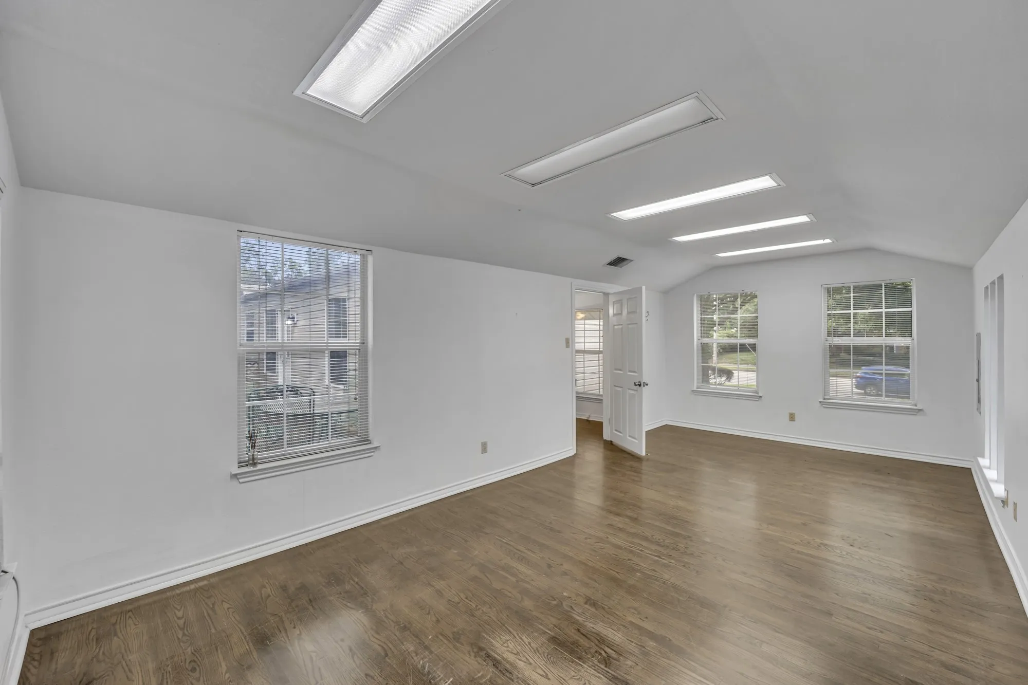 Office For Rent in Tarrant County , 1313 W Abram Street, Arlington, Texas 76013, 0, 0, Garage spaces, 1,349 Sqft, built in 1938, Preowned, mls#21018604, Real Estate Agent in Arlington, Homes For Rent in Tarrant county, Homes For Rent in Arlington, Realtor in Arlington Texas, Real Estate Brokerage Independent Realty Texas, Luminita Cordes Realtor