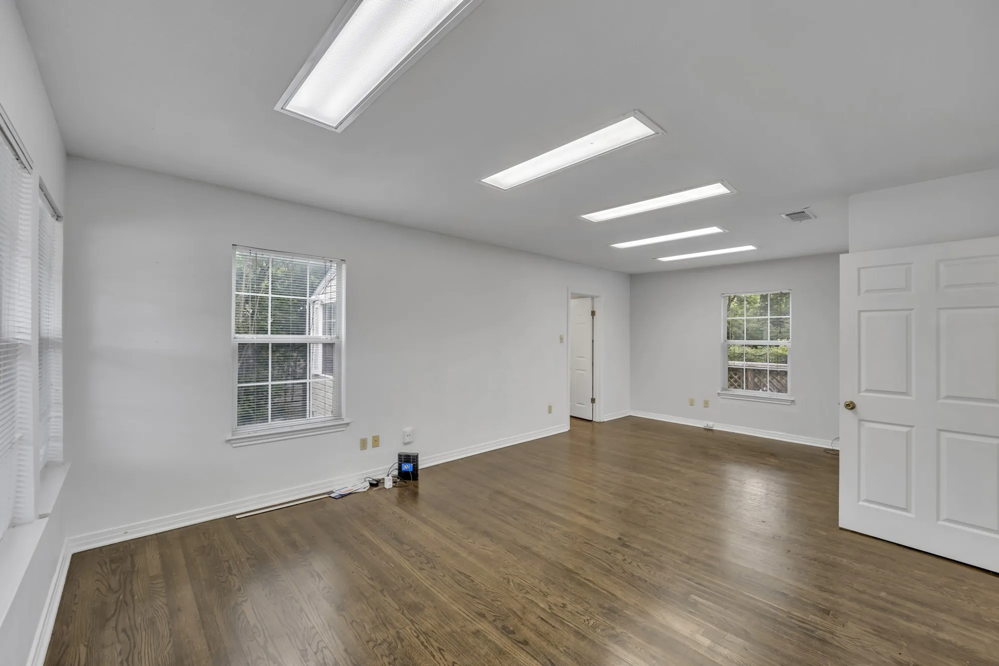 Office For Rent in Tarrant County , 1313 W Abram Street, Arlington, Texas 76013, 0, 0, Garage spaces, 1,349 Sqft, built in 1938, Preowned, mls#21018604, Real Estate Agent in Arlington, Homes For Rent in Tarrant county, Homes For Rent in Arlington, Realtor in Arlington Texas, Real Estate Brokerage Independent Realty Texas, Luminita Cordes Realtor