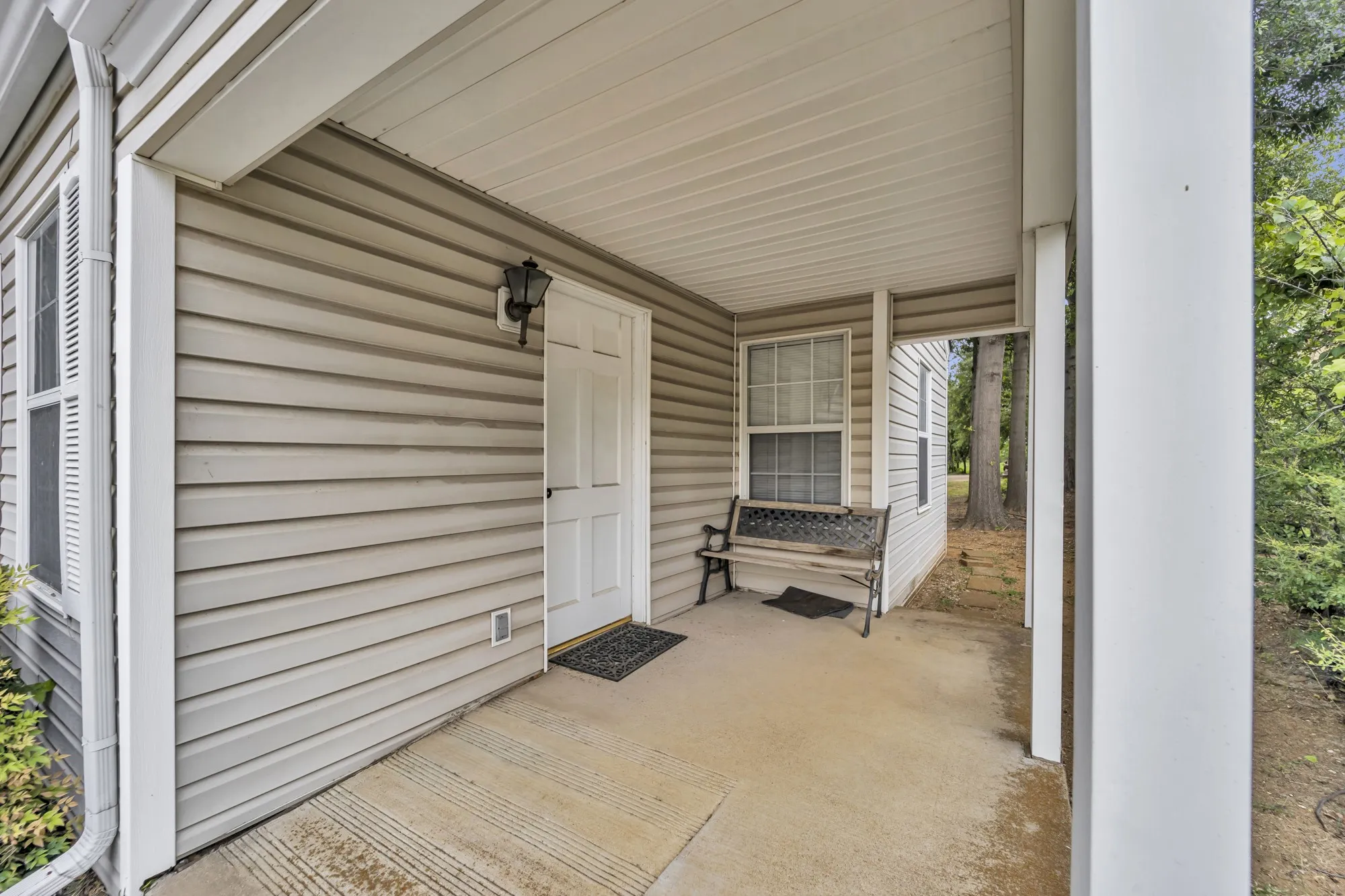 Office For Rent in Tarrant County , 1313 W Abram Street, Arlington, Texas 76013, 0, 0, Garage spaces, 1,349 Sqft, built in 1938, Preowned, mls#21018604, Real Estate Agent in Arlington, Homes For Rent in Tarrant county, Homes For Rent in Arlington, Realtor in Arlington Texas, Real Estate Brokerage Independent Realty Texas, Luminita Cordes Realtor