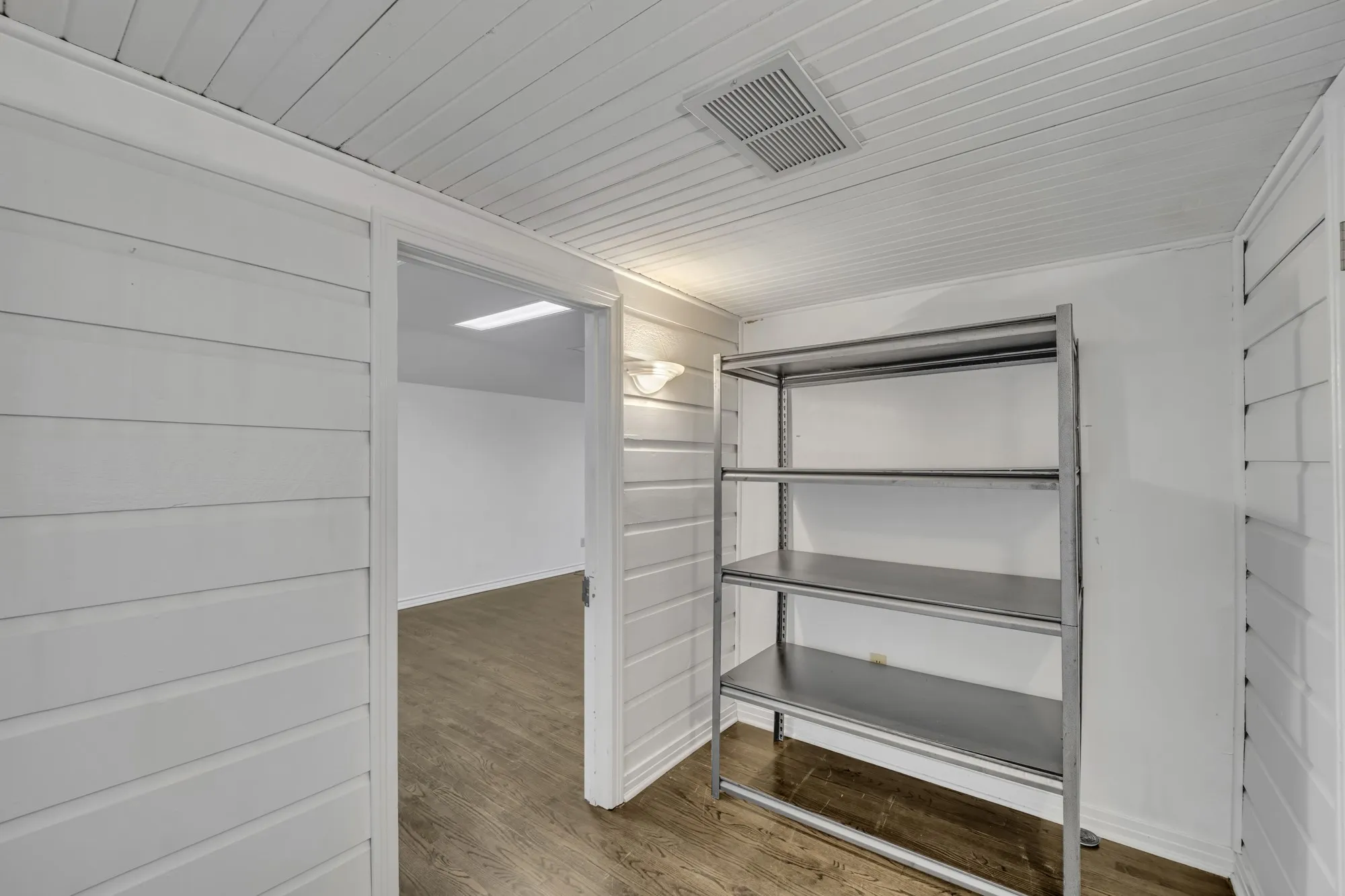 Office For Rent in Tarrant County , 1313 W Abram Street, Arlington, Texas 76013, 0, 0, Garage spaces, 1,349 Sqft, built in 1938, Preowned, mls#21018604, Real Estate Agent in Arlington, Homes For Rent in Tarrant county, Homes For Rent in Arlington, Realtor in Arlington Texas, Real Estate Brokerage Independent Realty Texas, Luminita Cordes Realtor