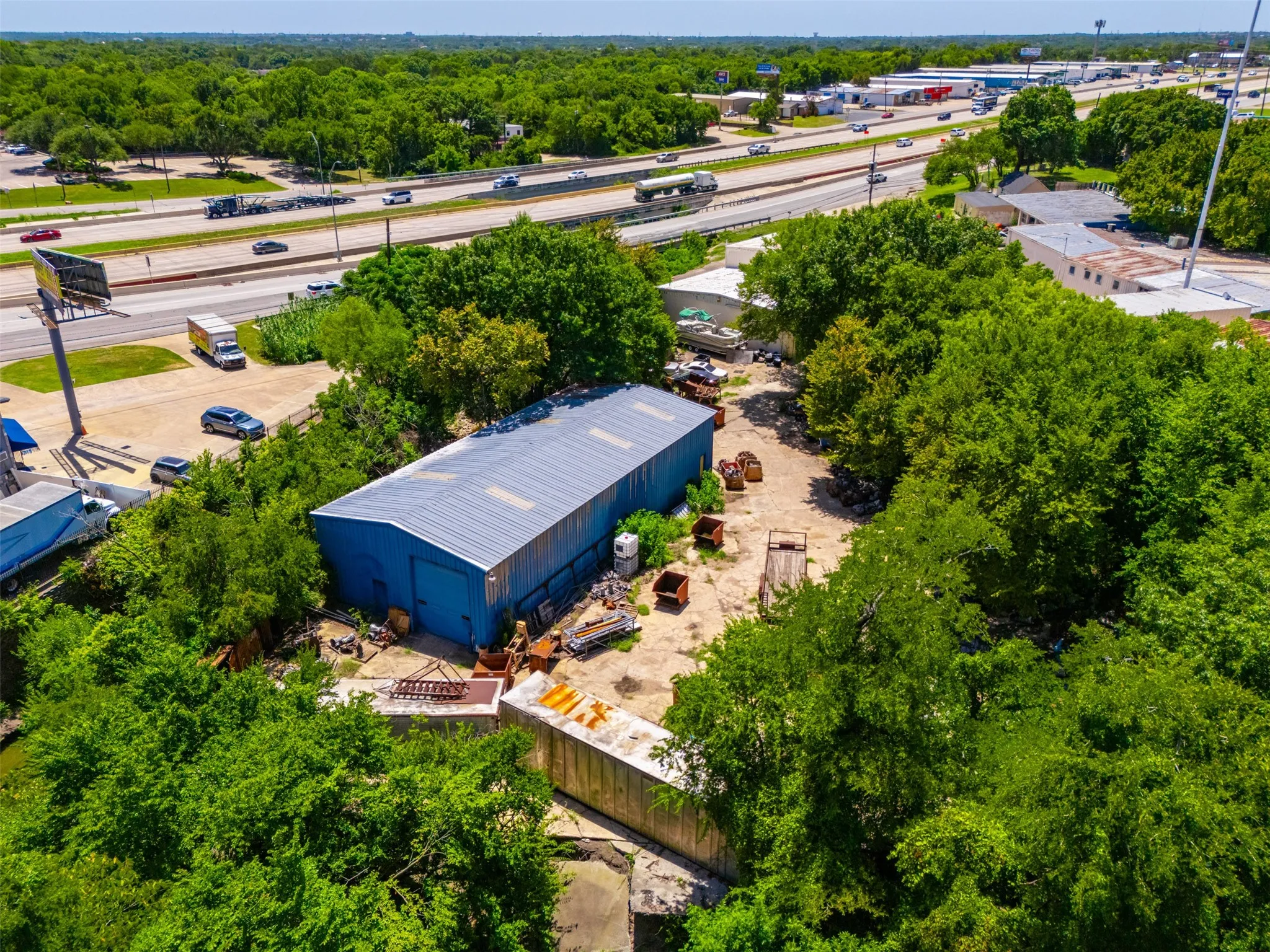 Drone / aerial view of a main thoroughfare