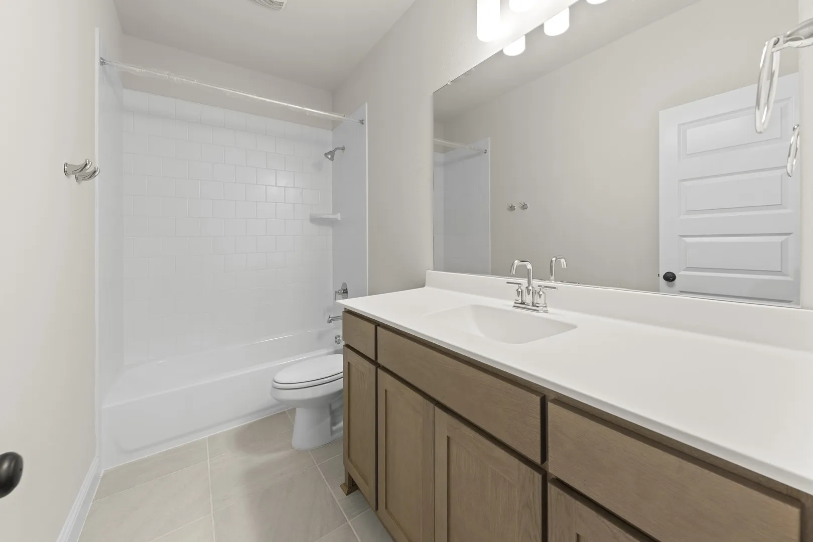 24. 2832 Yampa - 2ND Bath