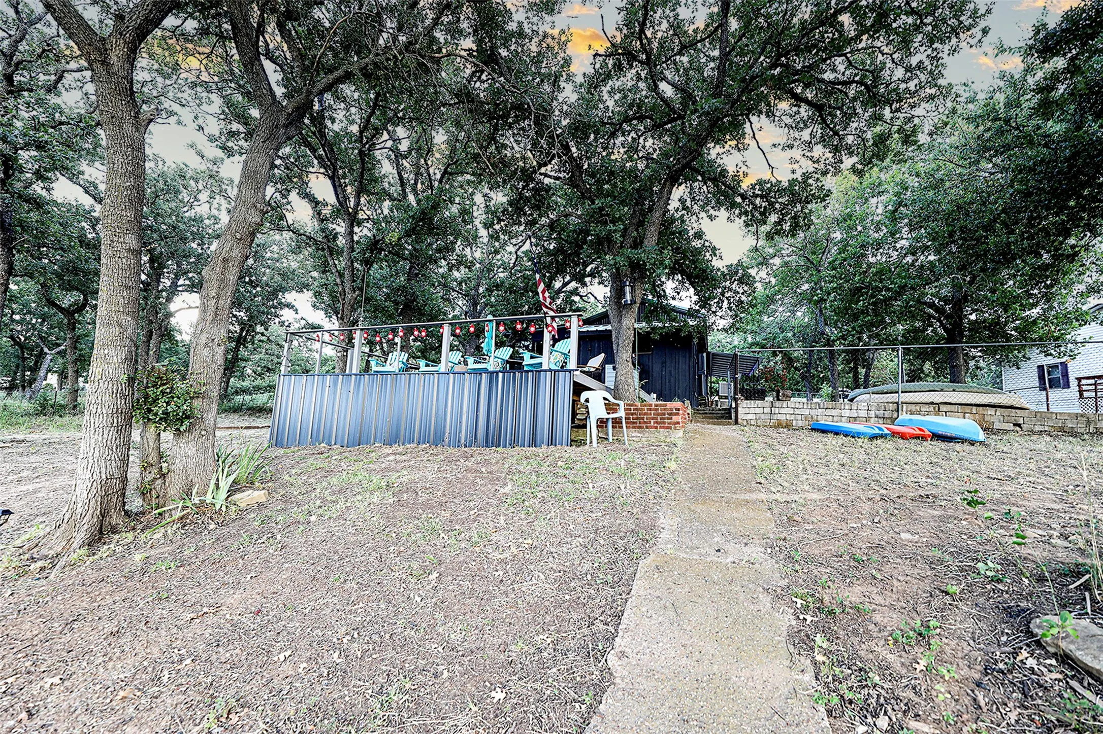 Mobile Home For Sale in Montague County , 700 Frontier Street, Bowie, Texas 76230, 2 Bedroom, 2 Bathroom, Garage spaces, 1,150 Sqft, built in 2012, Preowned, mls#21019491, Real Estate Agent in Bowie, Homes For Sale in Montague county, Homes For Sale in Bowie, Realtor in Bowie Texas, Real Estate Brokerage Independent Realty Texas, Luminita Cordes Realtor
