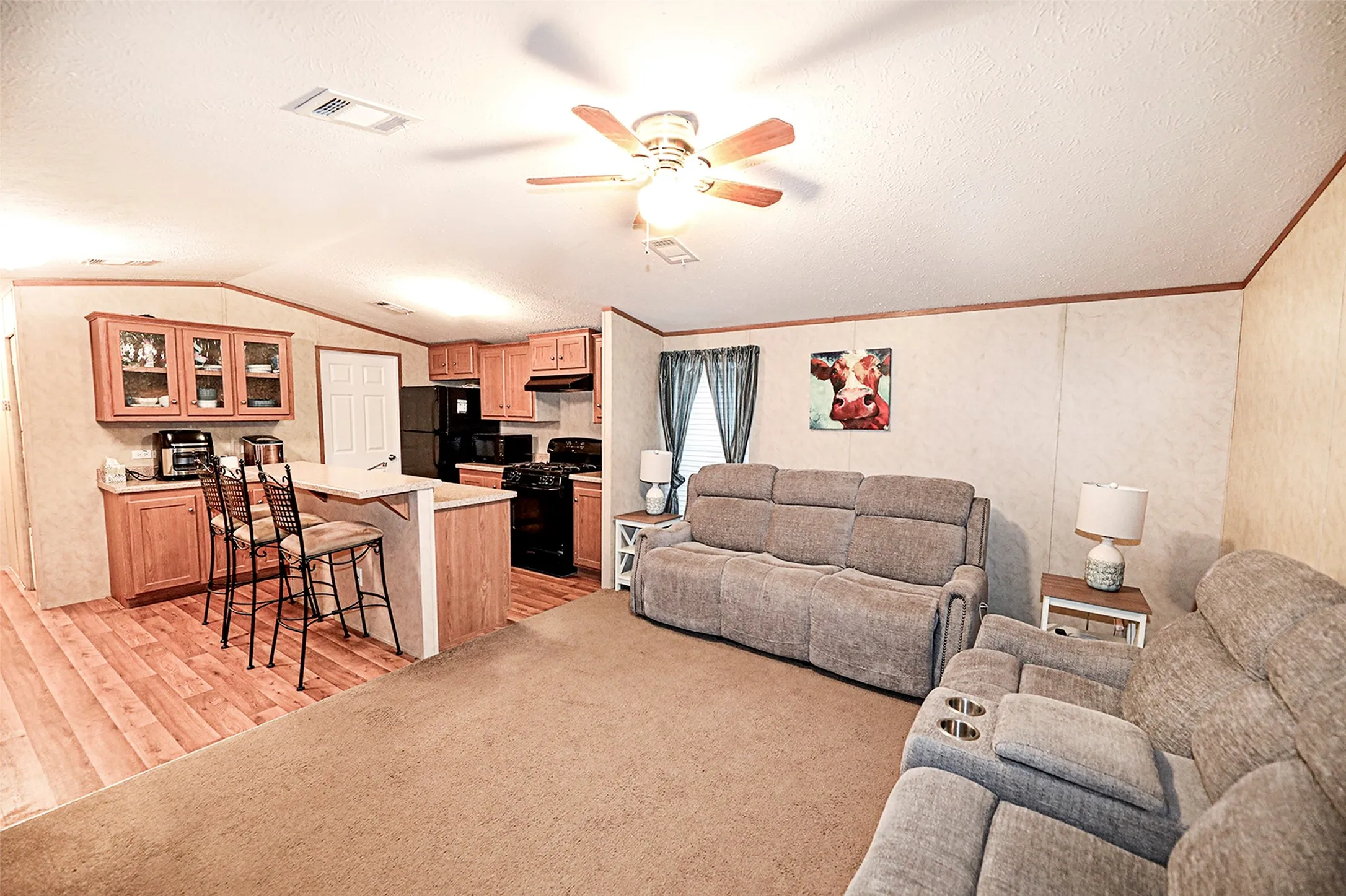 Mobile Home For Sale in Montague County , 700 Frontier Street, Bowie, Texas 76230, 2 Bedroom, 2 Bathroom, Garage spaces, 1,150 Sqft, built in 2012, Preowned, mls#21019491, Real Estate Agent in Bowie, Homes For Sale in Montague county, Homes For Sale in Bowie, Realtor in Bowie Texas, Real Estate Brokerage Independent Realty Texas, Luminita Cordes Realtor