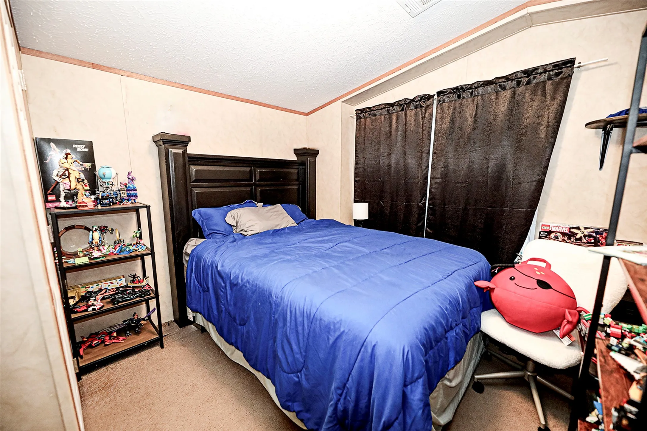 Mobile Home For Sale in Montague County , 700 Frontier Street, Bowie, Texas 76230, 2 Bedroom, 2 Bathroom, Garage spaces, 1,150 Sqft, built in 2012, Preowned, mls#21019491, Real Estate Agent in Bowie, Homes For Sale in Montague county, Homes For Sale in Bowie, Realtor in Bowie Texas, Real Estate Brokerage Independent Realty Texas, Luminita Cordes Realtor
