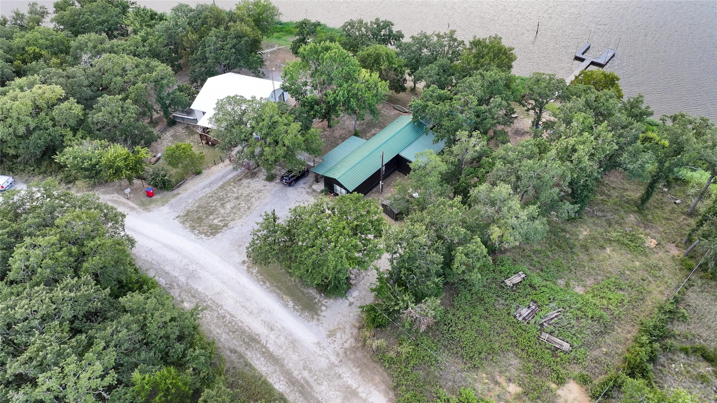 Mobile Home For Sale in Montague County , 700 Frontier Street, Bowie, Texas 76230, 2 Bedroom, 2 Bathroom, Garage spaces, 1,150 Sqft, built in 2012, Preowned, mls#21019491, Real Estate Agent in Bowie, Homes For Sale in Montague county, Homes For Sale in Bowie, Realtor in Bowie Texas, Real Estate Brokerage Independent Realty Texas, Luminita Cordes Realtor
