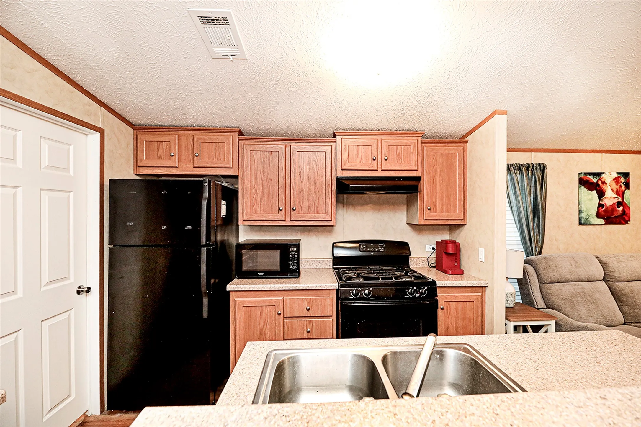 Mobile Home For Sale in Montague County , 700 Frontier Street, Bowie, Texas 76230, 2 Bedroom, 2 Bathroom, Garage spaces, 1,150 Sqft, built in 2012, Preowned, mls#21019491, Real Estate Agent in Bowie, Homes For Sale in Montague county, Homes For Sale in Bowie, Realtor in Bowie Texas, Real Estate Brokerage Independent Realty Texas, Luminita Cordes Realtor