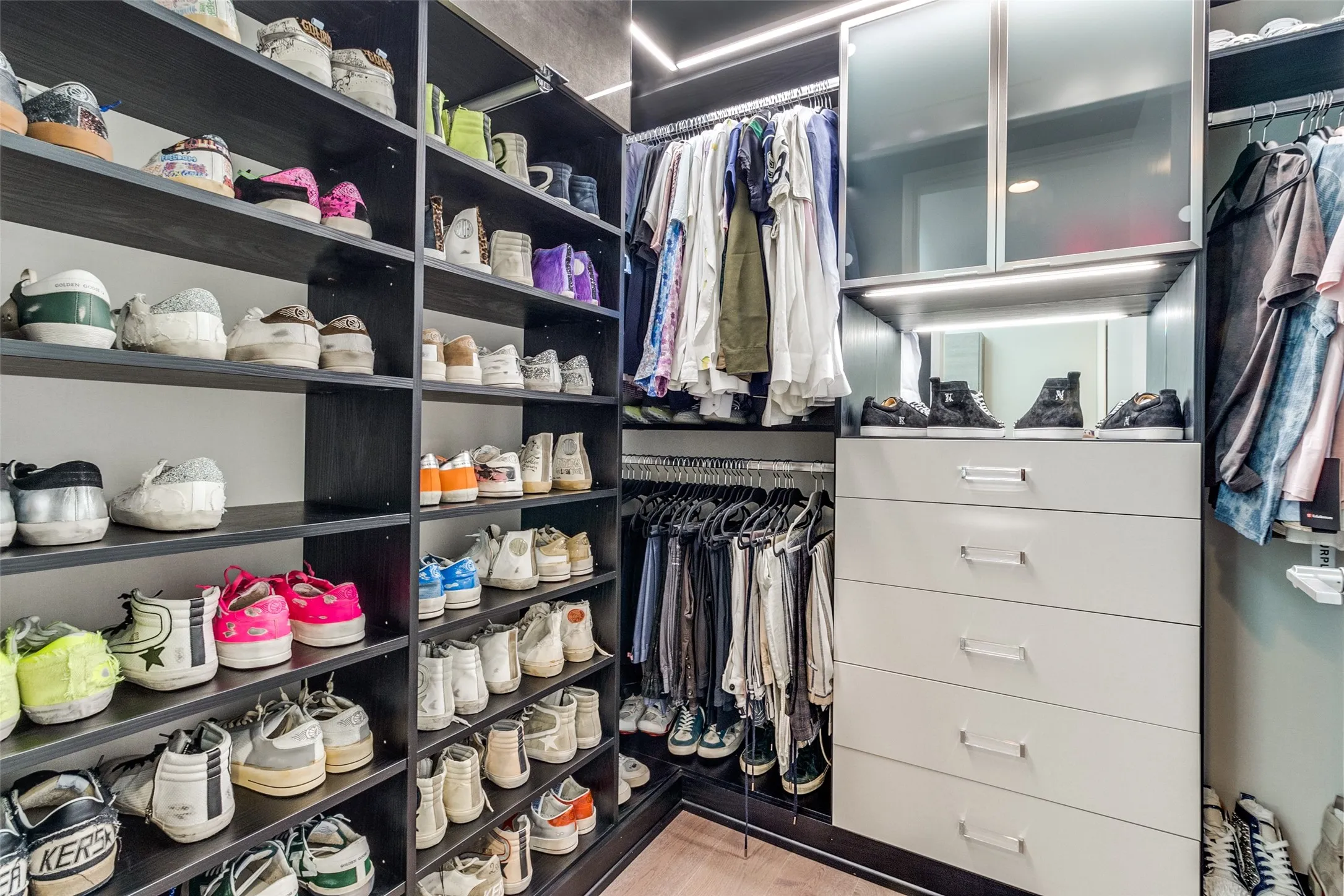Condominium For Sale in Collin County , 7901 Windrose Avenue 1604, Plano, Texas 75024, 3 Bedroom, 4 Bathroom, 2 Garage spaces, 2,589 Sqft, built in 2019, Preowned, mls#21015482, Real Estate Agent in Plano, Homes For Sale in Collin county, Homes For Sale in Plano, Realtor in Plano Texas, Real Estate Brokerage Independent Realty Texas, Luminita Cordes Realtor
