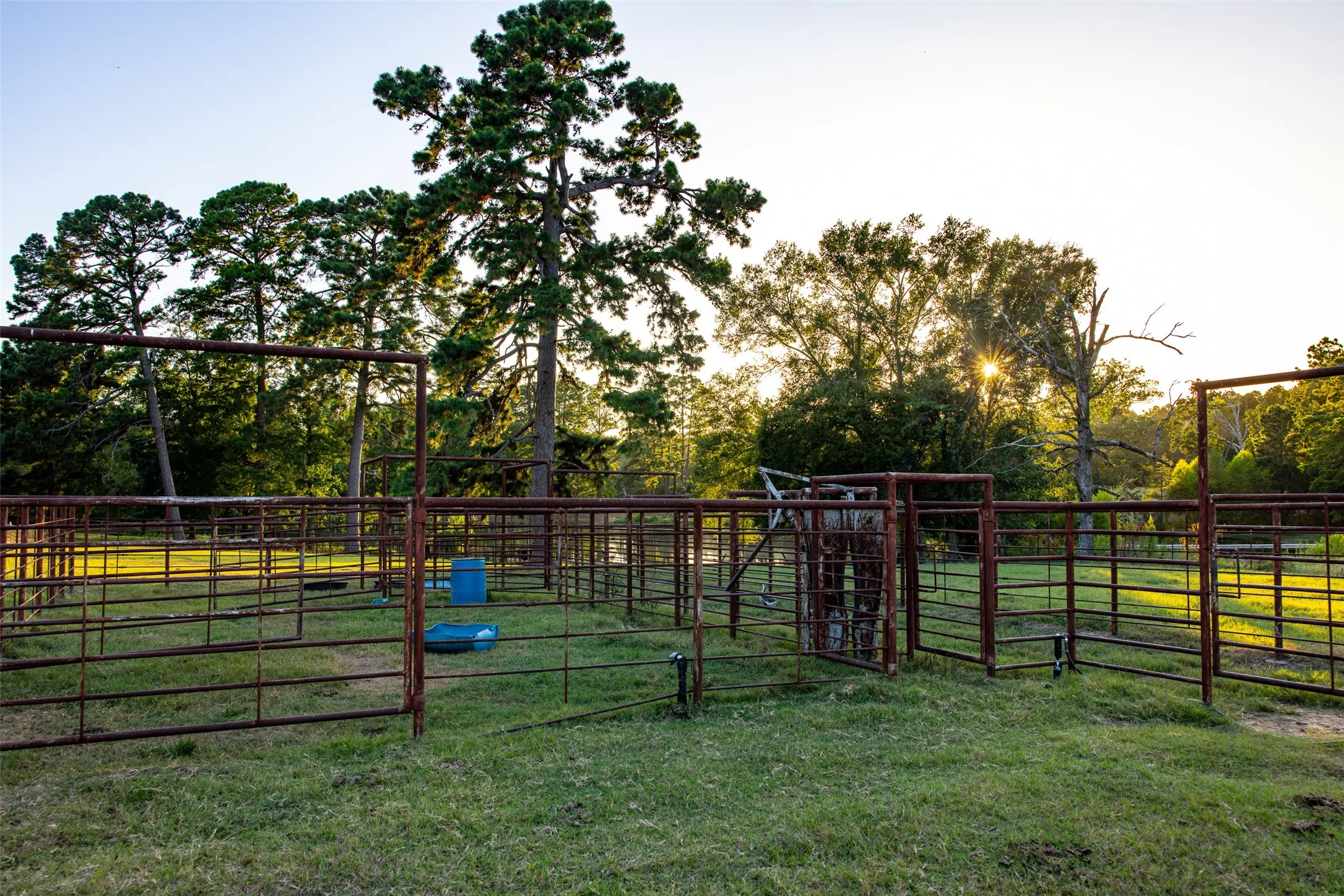 Ranch For Sale in Henderson County , 12701 FM 2010, Chandler, Texas 75758, 0, 0, Garage spaces, 0 Sqft, built in 2008, Price $1,075,000, mls#21020743, Real Estate Agent in Chandler, Homes For Sale in Henderson county, Homes For Sale in Chandler, Realtor in Chandler Texas, Real Estate Brokerage Independent Realty Texas, Luminita Cordes Realtor