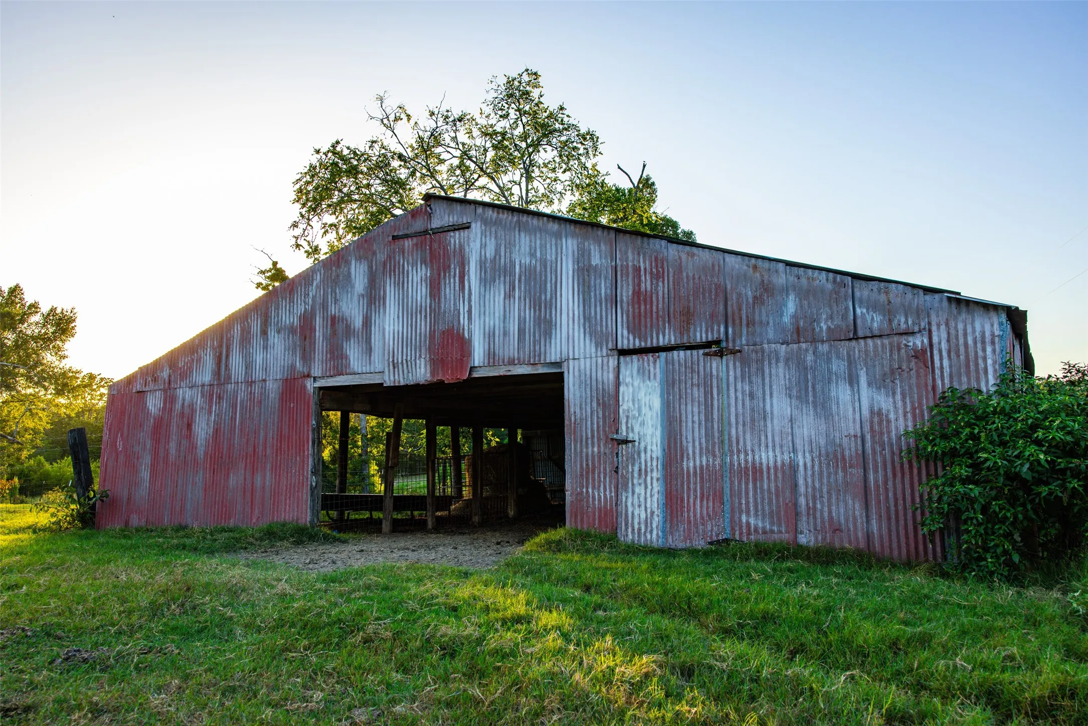 Ranch For Sale in Henderson County , 12701 FM 2010, Chandler, Texas 75758, 0, 0, Garage spaces, 0 Sqft, built in 2008, Price $1,075,000, mls#21020743, Real Estate Agent in Chandler, Homes For Sale in Henderson county, Homes For Sale in Chandler, Realtor in Chandler Texas, Real Estate Brokerage Independent Realty Texas, Luminita Cordes Realtor