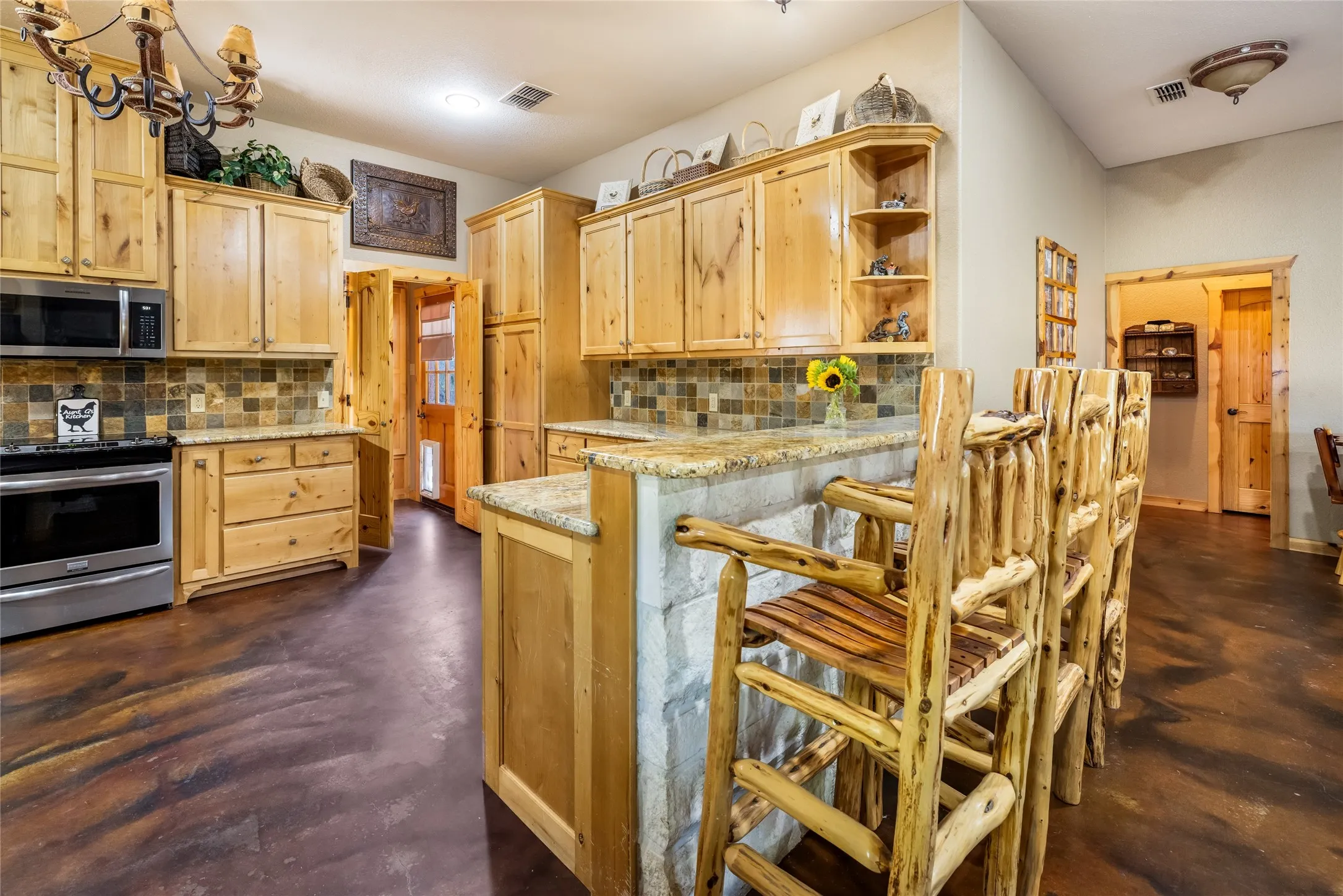 Ranch For Sale in Henderson County , 12701 FM 2010, Chandler, Texas 75758, 0, 0, Garage spaces, 0 Sqft, built in 2008, Price $1,075,000, mls#21020743, Real Estate Agent in Chandler, Homes For Sale in Henderson county, Homes For Sale in Chandler, Realtor in Chandler Texas, Real Estate Brokerage Independent Realty Texas, Luminita Cordes Realtor