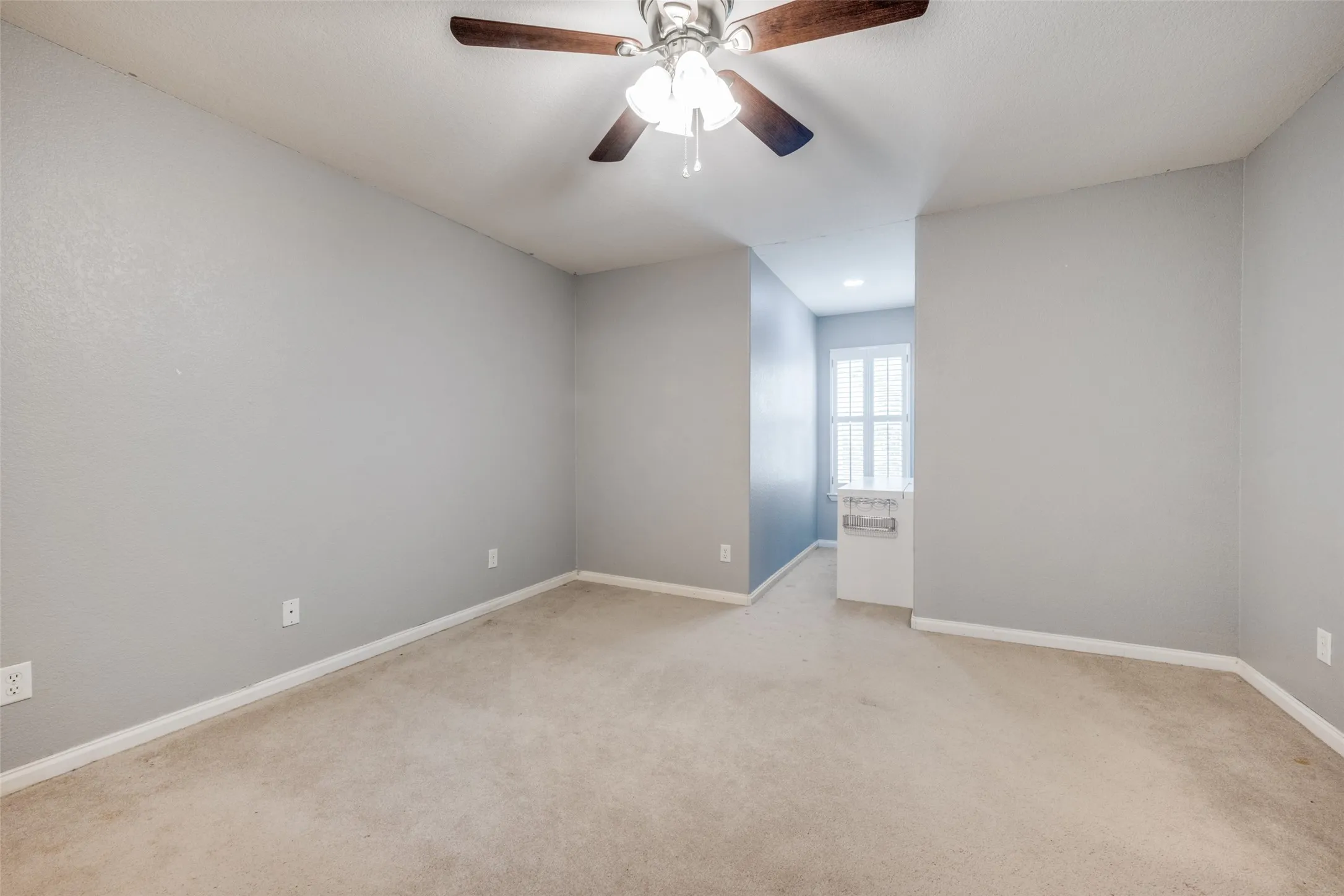 Single Family Residence For Sale in Wise County , 500 Navajo Court, Runaway Bay, Texas 76426, 3 Bedroom, 5 Bathroom, 3 Garage spaces, 3,380 Sqft, built in 2000, mls#21020336, Real Estate Agent in Runaway Bay, Homes For Sale in Wise county, Homes For Sale in Runaway Bay, Realtor in Runaway Bay Texas, Real Estate Brokerage Independent Realty Texas, Luminita Cordes Realtor