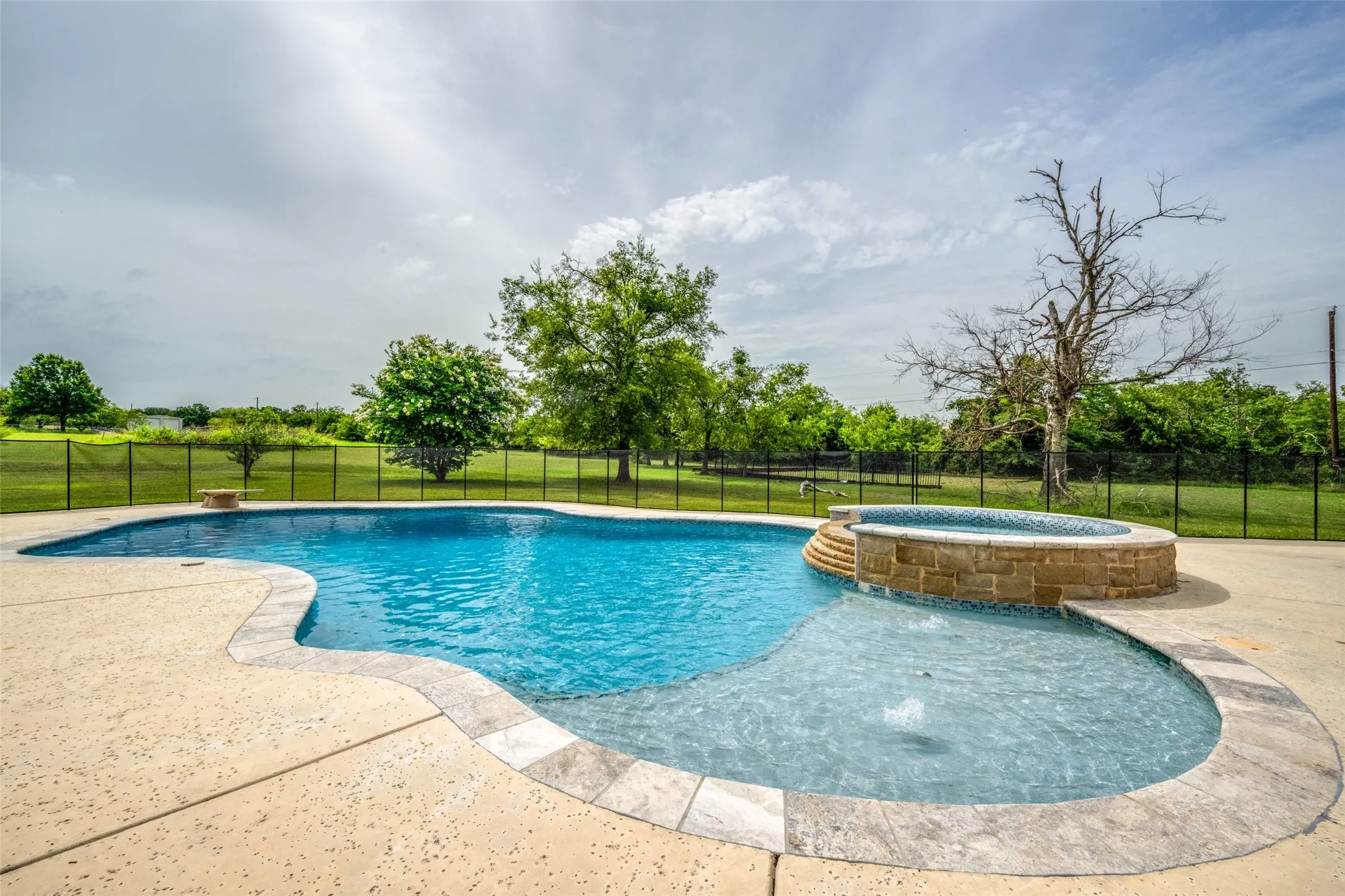 Single Family Residence For Sale in Wise County , 500 Navajo Court, Runaway Bay, Texas 76426, 3 Bedroom, 5 Bathroom, 3 Garage spaces, 3,380 Sqft, built in 2000, mls#21020336, Real Estate Agent in Runaway Bay, Homes For Sale in Wise county, Homes For Sale in Runaway Bay, Realtor in Runaway Bay Texas, Real Estate Brokerage Independent Realty Texas, Luminita Cordes Realtor