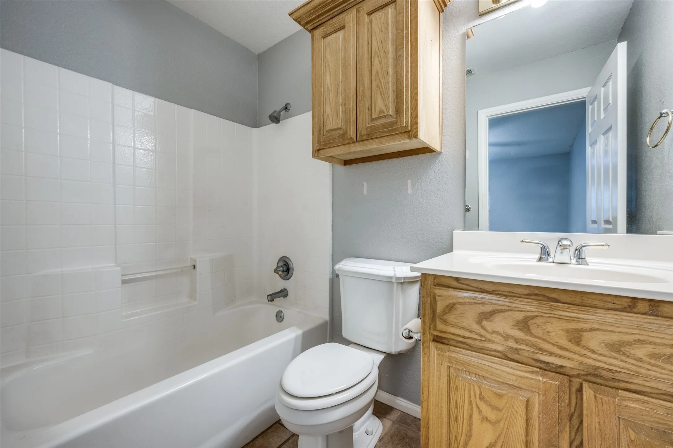 Single Family Residence For Sale in Wise County , 500 Navajo Court, Runaway Bay, Texas 76426, 3 Bedroom, 5 Bathroom, 3 Garage spaces, 3,380 Sqft, built in 2000, mls#21020336, Real Estate Agent in Runaway Bay, Homes For Sale in Wise county, Homes For Sale in Runaway Bay, Realtor in Runaway Bay Texas, Real Estate Brokerage Independent Realty Texas, Luminita Cordes Realtor