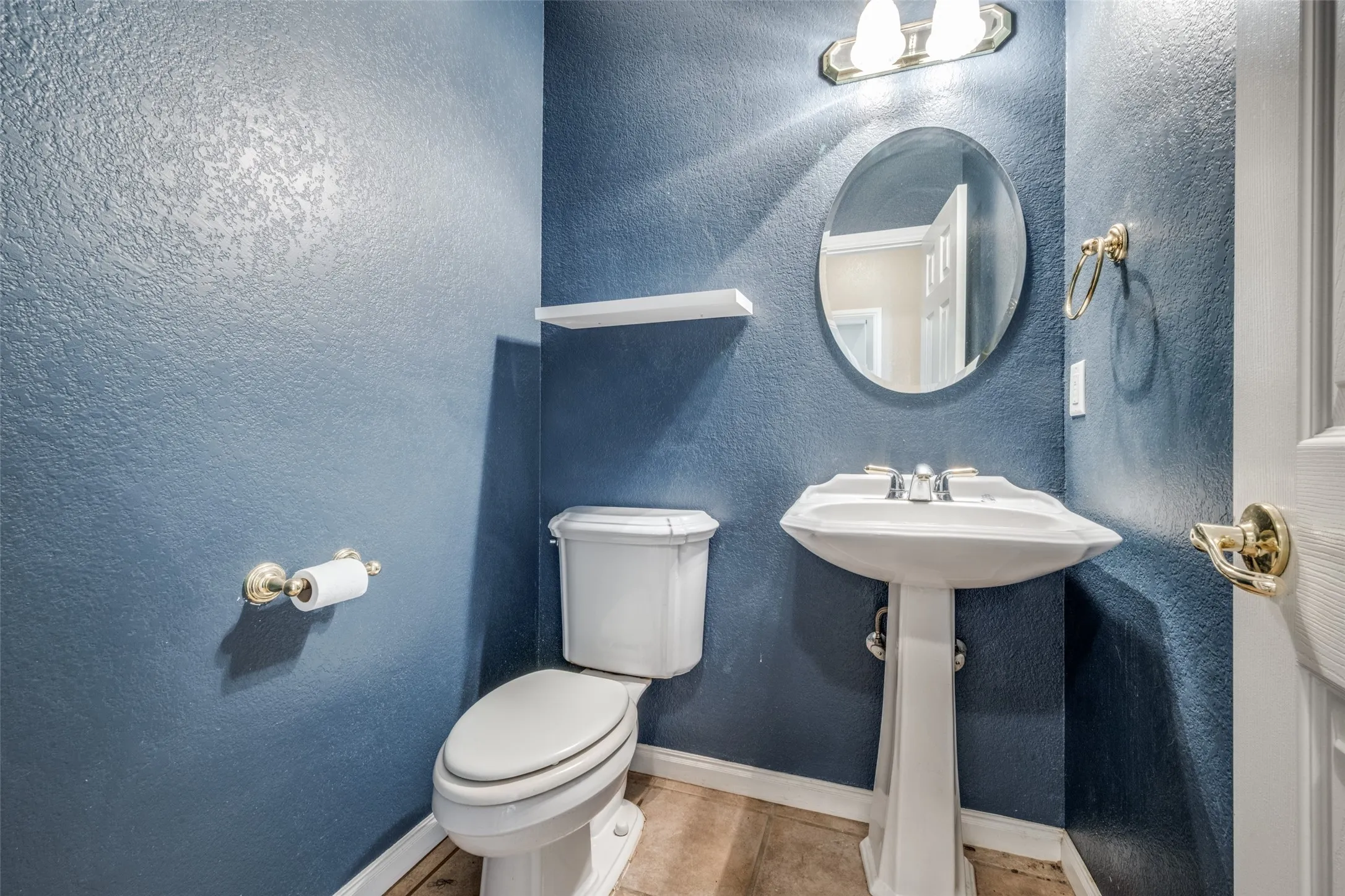 Single Family Residence For Sale in Wise County , 500 Navajo Court, Runaway Bay, Texas 76426, 3 Bedroom, 5 Bathroom, 3 Garage spaces, 3,380 Sqft, built in 2000, mls#21020336, Real Estate Agent in Runaway Bay, Homes For Sale in Wise county, Homes For Sale in Runaway Bay, Realtor in Runaway Bay Texas, Real Estate Brokerage Independent Realty Texas, Luminita Cordes Realtor