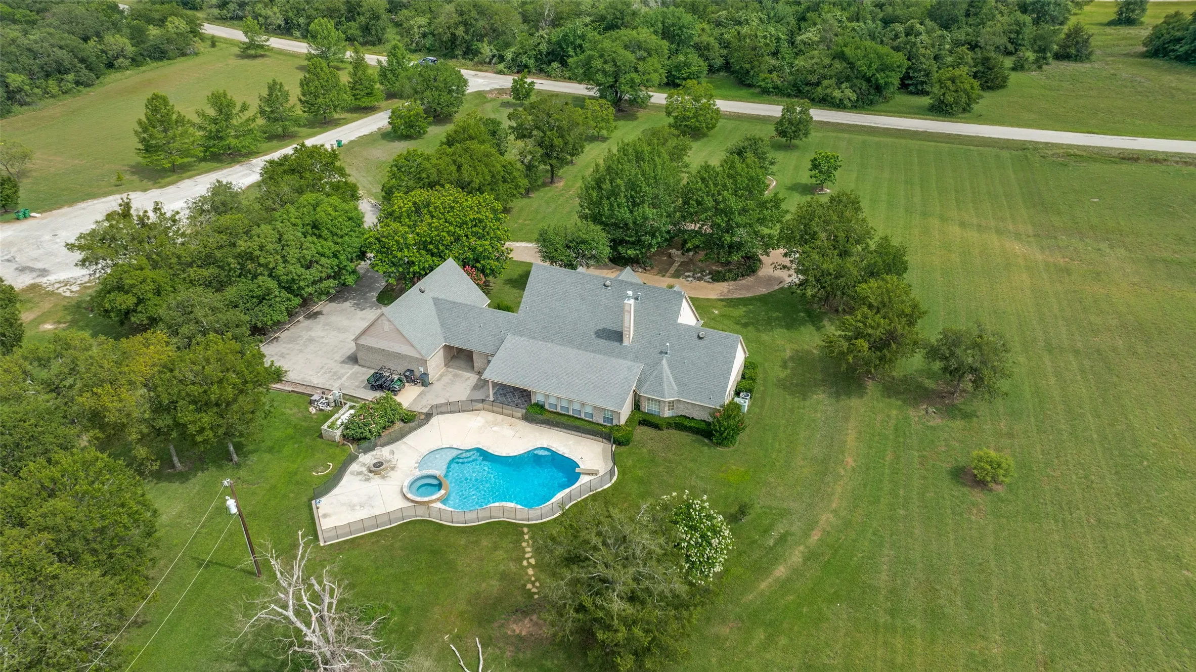 Single Family Residence For Sale in Wise County , 500 Navajo Court, Runaway Bay, Texas 76426, 3 Bedroom, 5 Bathroom, 3 Garage spaces, 3,380 Sqft, built in 2000, mls#21020336, Real Estate Agent in Runaway Bay, Homes For Sale in Wise county, Homes For Sale in Runaway Bay, Realtor in Runaway Bay Texas, Real Estate Brokerage Independent Realty Texas, Luminita Cordes Realtor