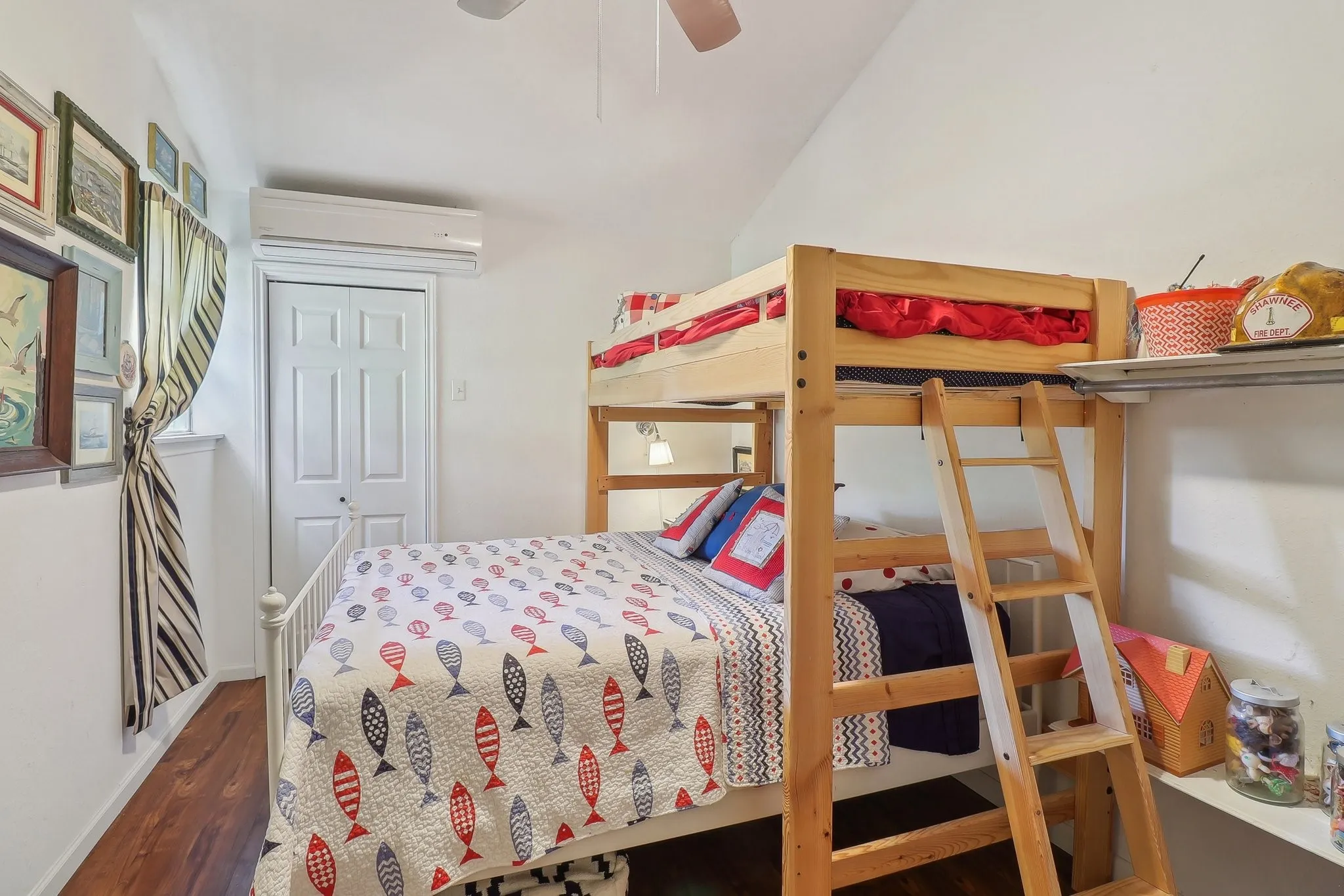Single Family Residence For Sale in Henderson County , 176 Bayside Circle, Malakoff, Texas 75148, 2 Bedroom, 2 Bathroom, 1 Garage spaces, 1,048 Sqft, built in 1994, Preowned, mls#21021459, Real Estate Agent in Malakoff, Homes For Sale in Henderson county, Homes For Sale in Malakoff, Realtor in Malakoff Texas, Real Estate Brokerage Independent Realty Texas, Luminita Cordes Realtor