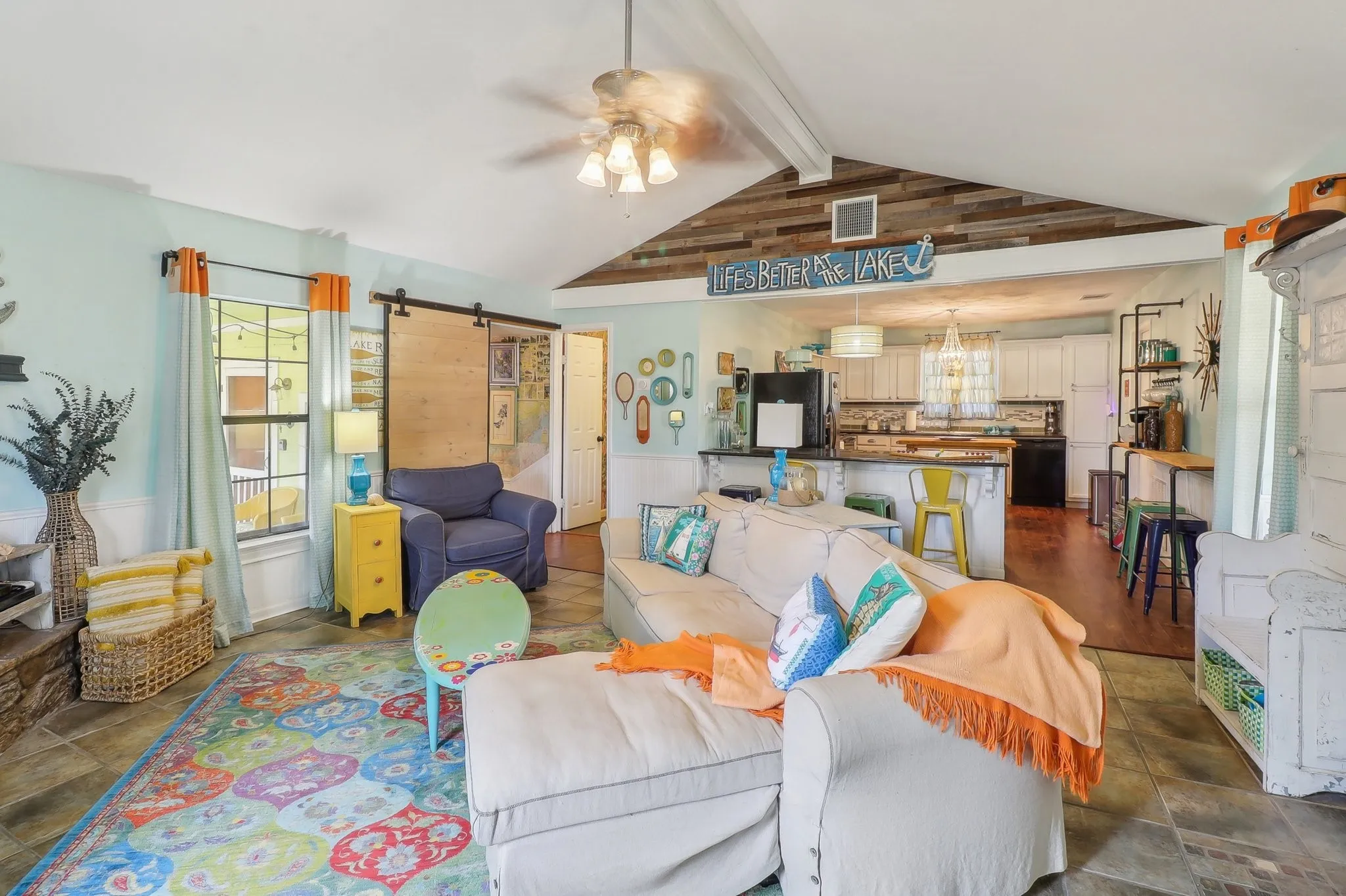 Single Family Residence For Sale in Henderson County , 176 Bayside Circle, Malakoff, Texas 75148, 2 Bedroom, 2 Bathroom, 1 Garage spaces, 1,048 Sqft, built in 1994, Preowned, mls#21021459, Real Estate Agent in Malakoff, Homes For Sale in Henderson county, Homes For Sale in Malakoff, Realtor in Malakoff Texas, Real Estate Brokerage Independent Realty Texas, Luminita Cordes Realtor