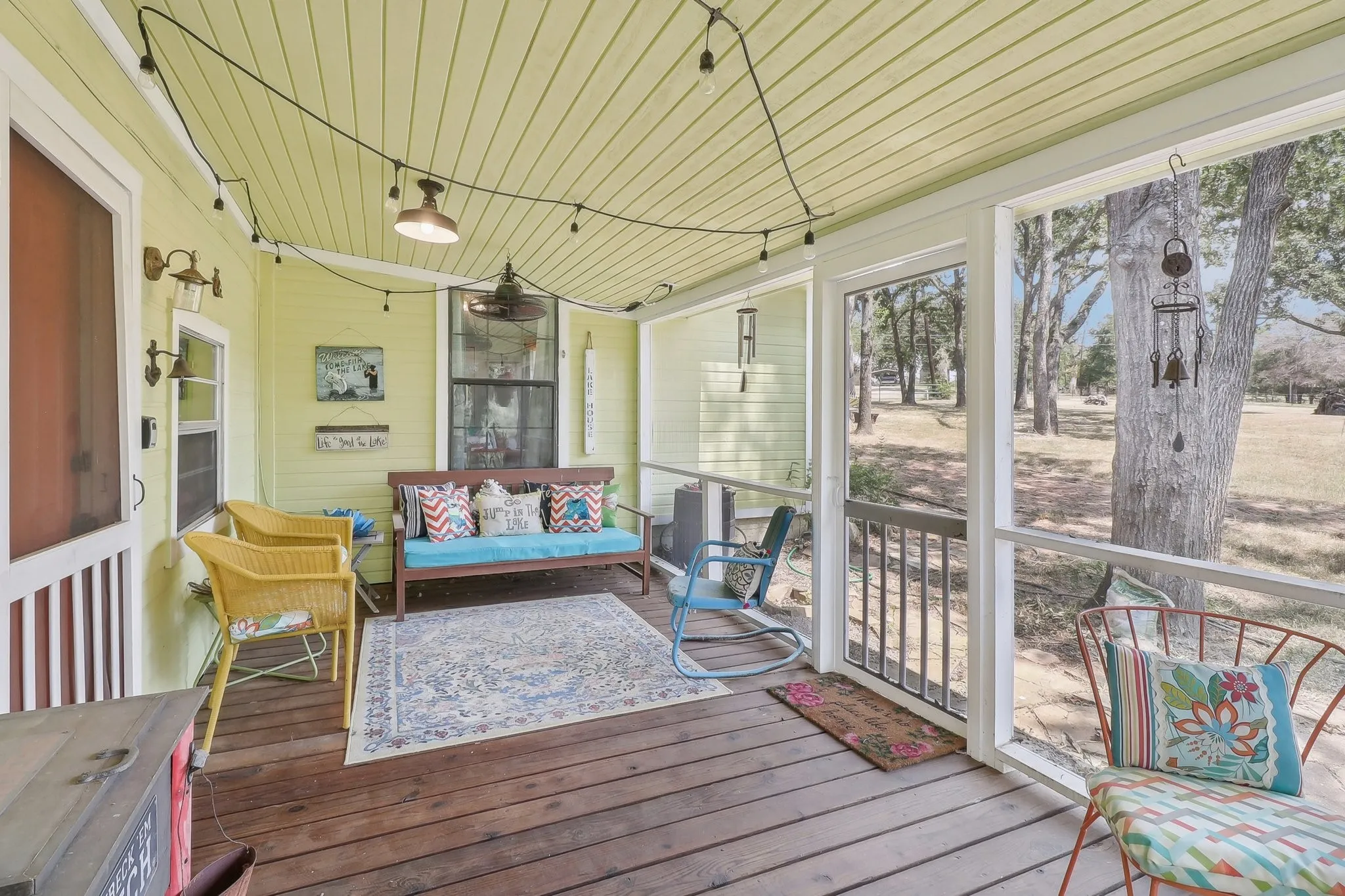 Single Family Residence For Sale in Henderson County , 176 Bayside Circle, Malakoff, Texas 75148, 2 Bedroom, 2 Bathroom, 1 Garage spaces, 1,048 Sqft, built in 1994, Preowned, mls#21021459, Real Estate Agent in Malakoff, Homes For Sale in Henderson county, Homes For Sale in Malakoff, Realtor in Malakoff Texas, Real Estate Brokerage Independent Realty Texas, Luminita Cordes Realtor