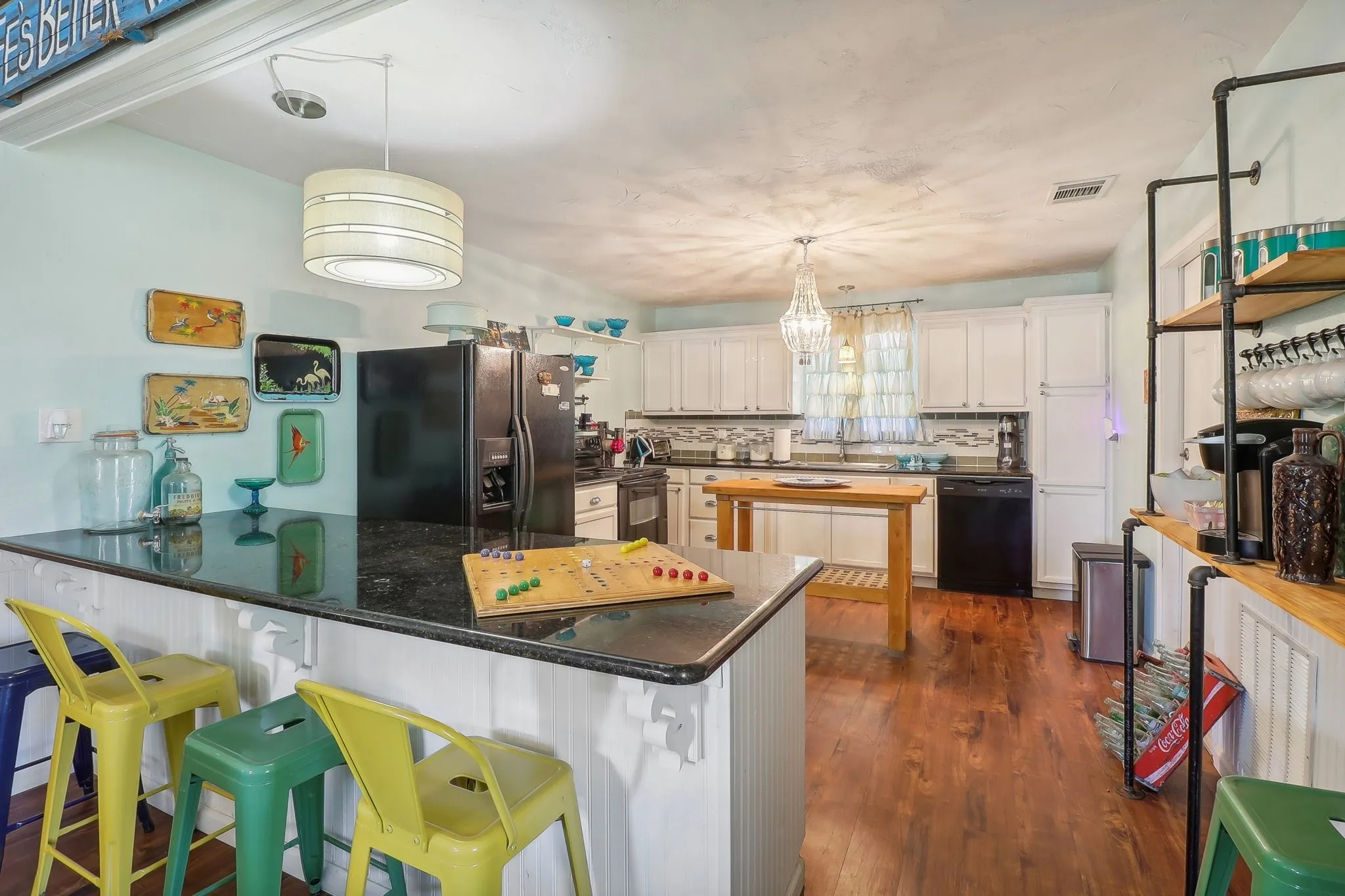Single Family Residence For Sale in Henderson County , 176 Bayside Circle, Malakoff, Texas 75148, 2 Bedroom, 2 Bathroom, 1 Garage spaces, 1,048 Sqft, built in 1994, Preowned, mls#21021459, Real Estate Agent in Malakoff, Homes For Sale in Henderson county, Homes For Sale in Malakoff, Realtor in Malakoff Texas, Real Estate Brokerage Independent Realty Texas, Luminita Cordes Realtor