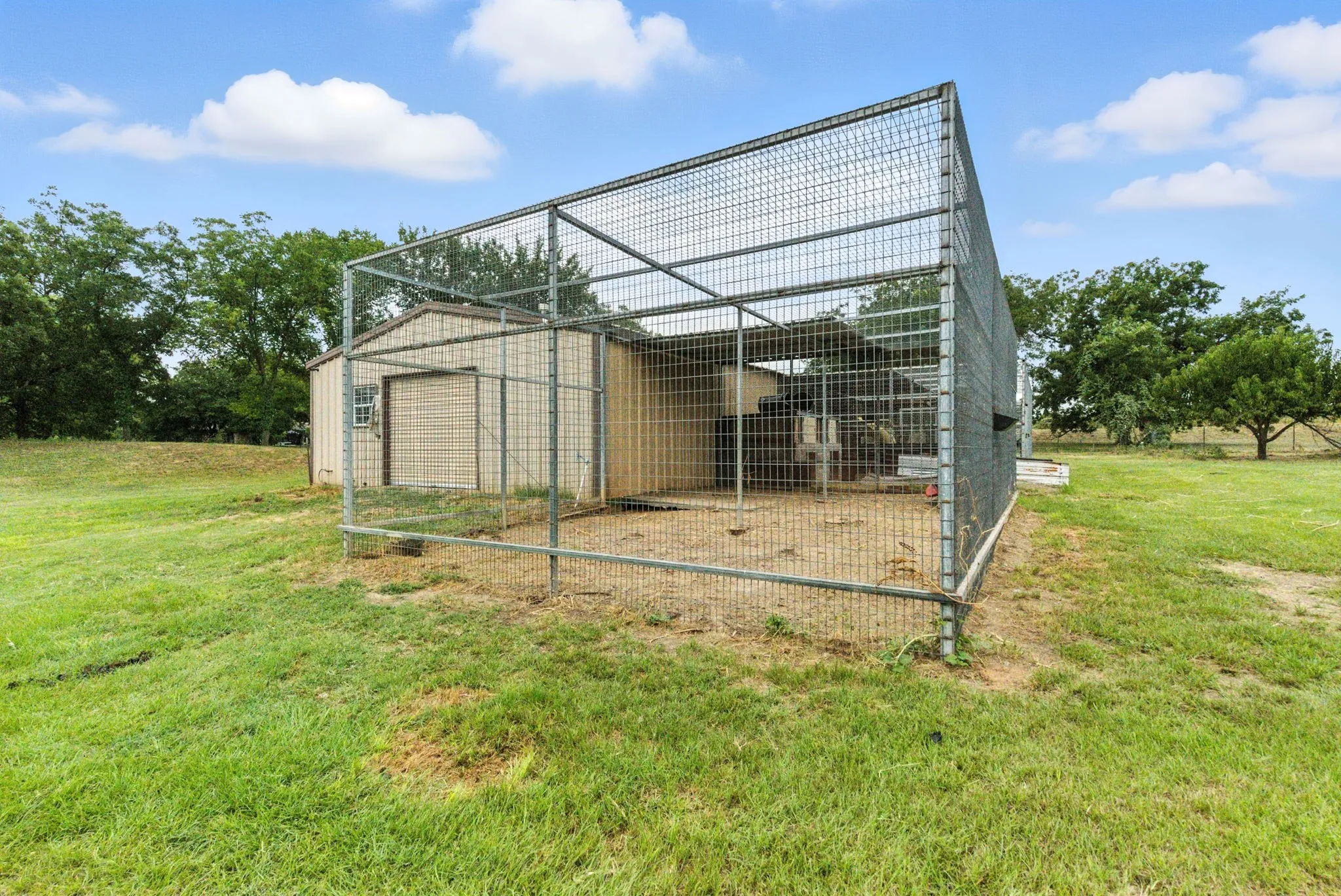 Farm For Sale in Parker County , 622 Harmony Circle, Weatherford, Texas 76087, 4 Bedroom, 2 Bathroom, 2 Garage spaces, 2,063 Sqft, built in 1988, mls#21001460, Real Estate Agent in Weatherford, Homes For Sale in Parker county, Homes For Sale in Weatherford, Realtor in Weatherford Texas, Real Estate Brokerage Independent Realty Texas, Luminita Cordes Realtor